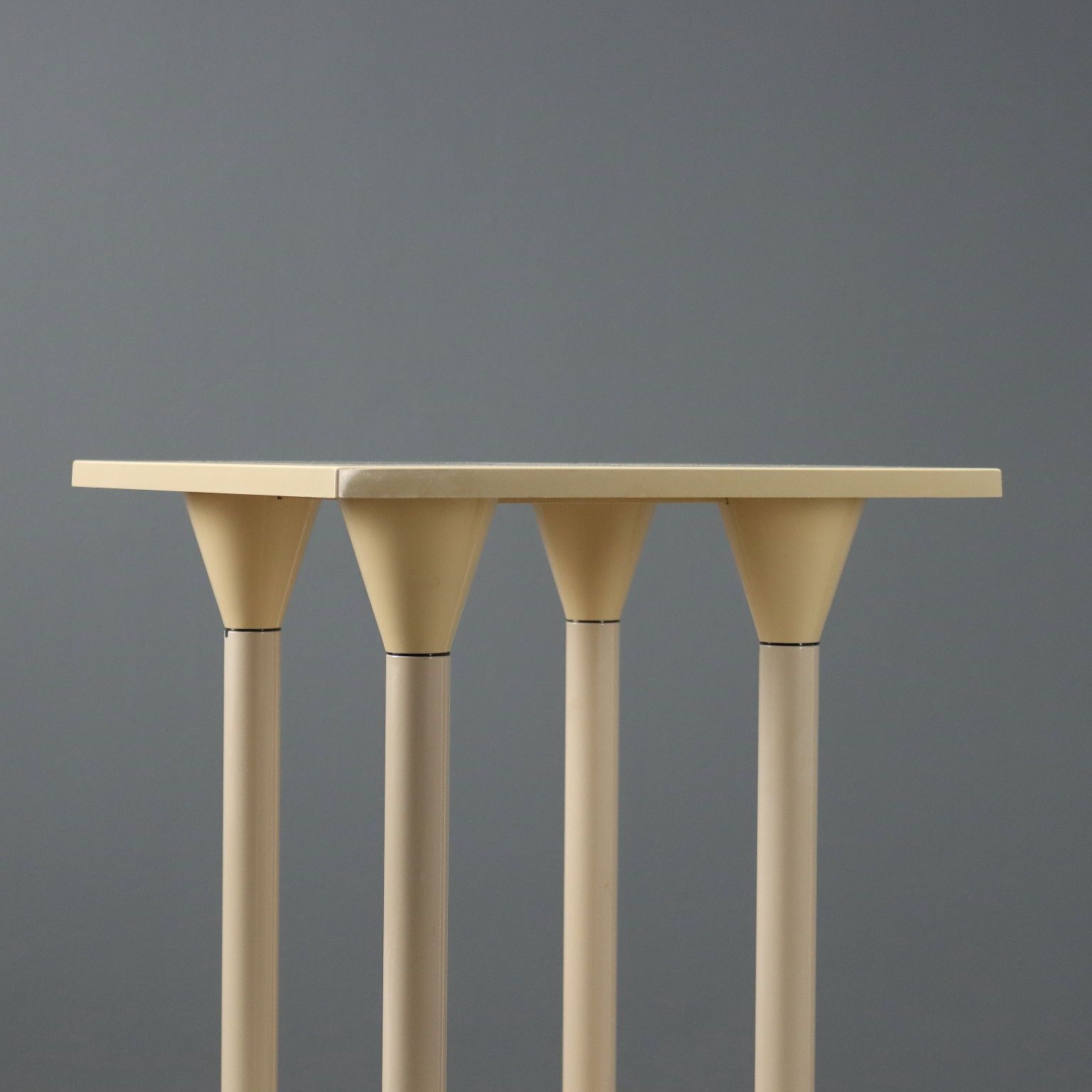Kartell 4581 Salontafel Design Anna Castelli Ferrieri Italië jaren 1970 photo Woonaccessoires