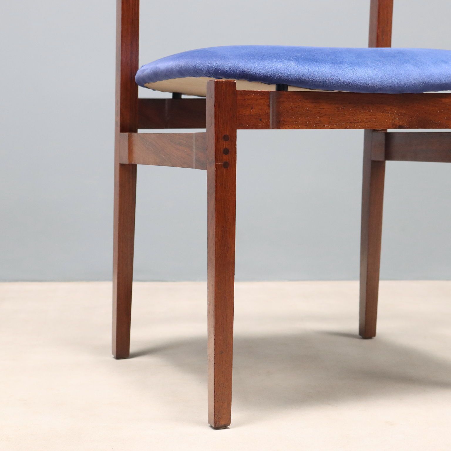 photo furniture Cassina 101 Chairs Vintage Design Gianfranco Frattini Italy 1960s