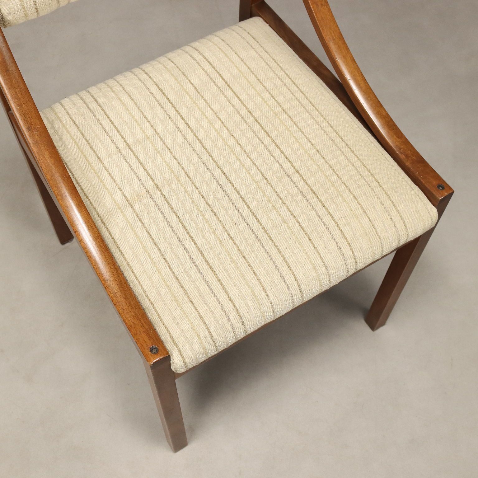 photo furniture Chaises vintage en hêtre peint et tissu, design italien, années 1960