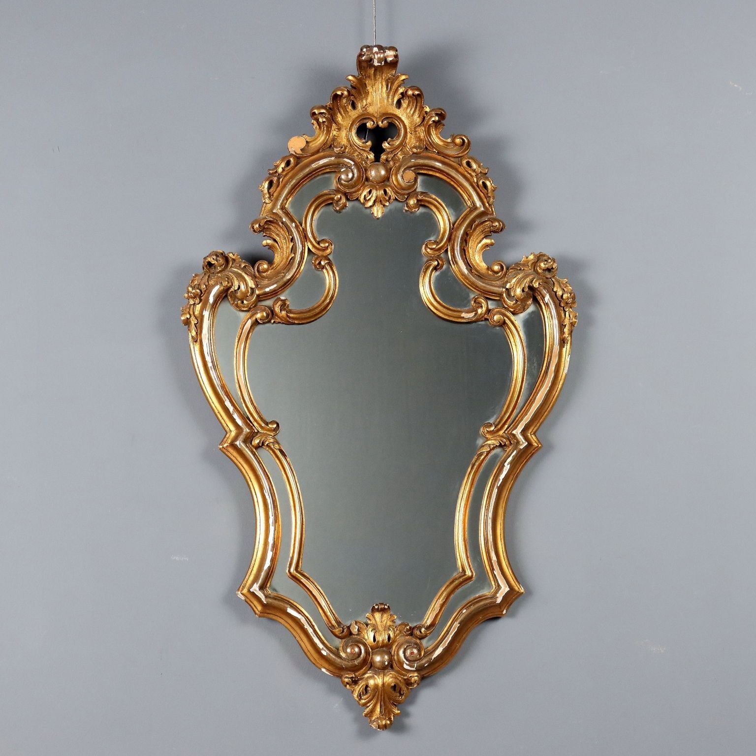Miroir d'époque en bois sculpté et doré, Italie, XXe siècle