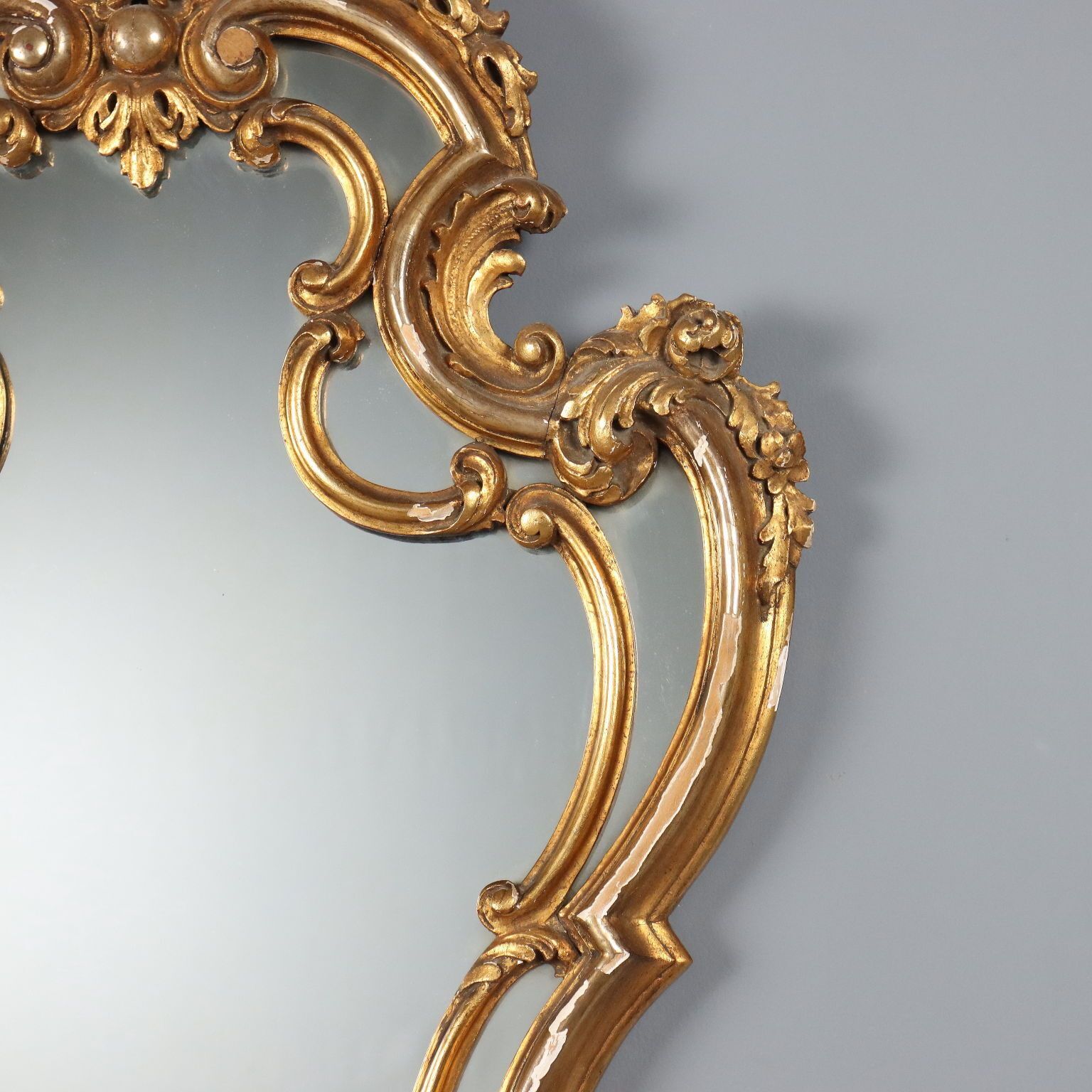 Miroir d'époque en bois sculpté et doré, Italie, XXe siècle photo vintage