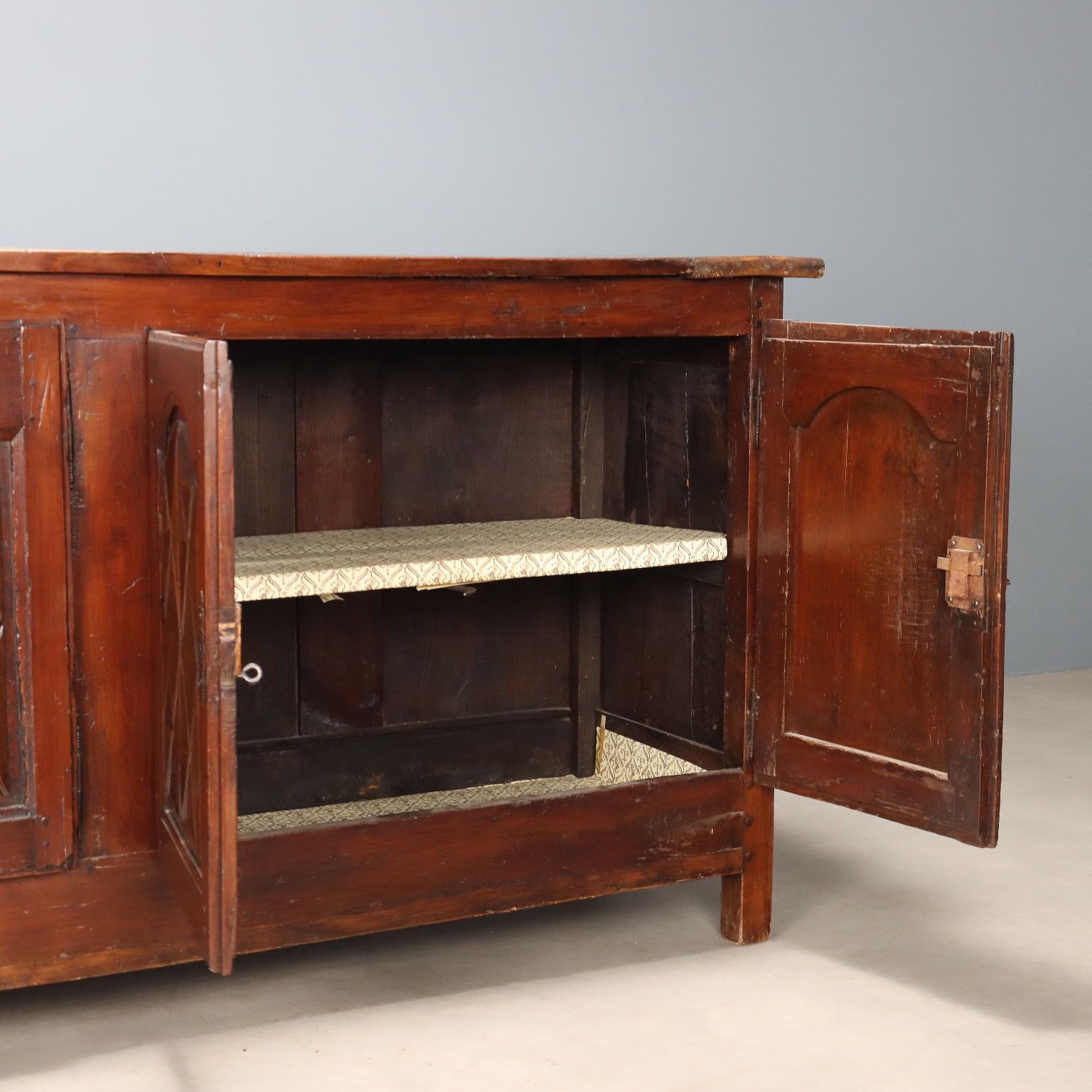Armoire d'époque en essences de bois variées, Italie, XVIIIe siècle photo 1060.0