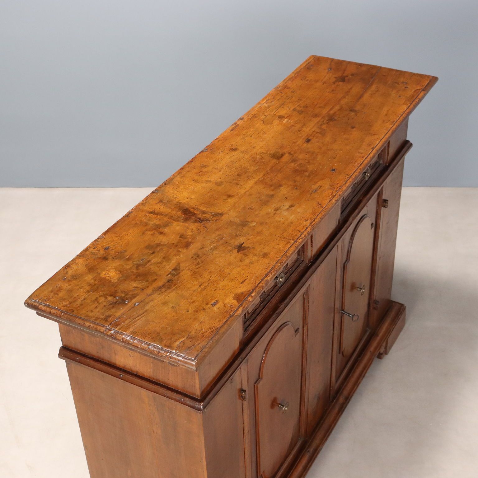 photo for sale Dressoir in barokstijl, walnoot en spar