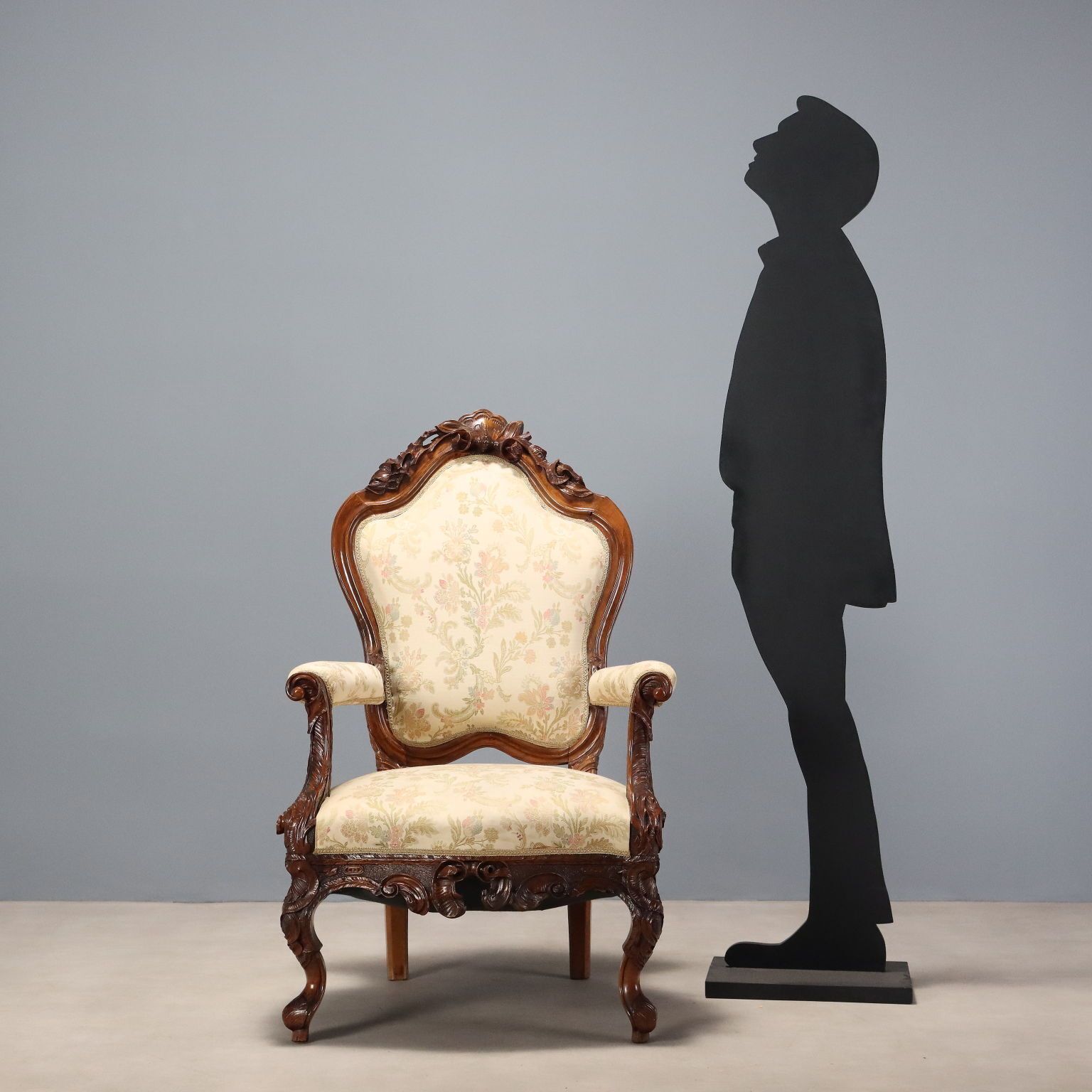 Fauteuil néobaroque en noyer sculpté, XIXe siècle photo furniture