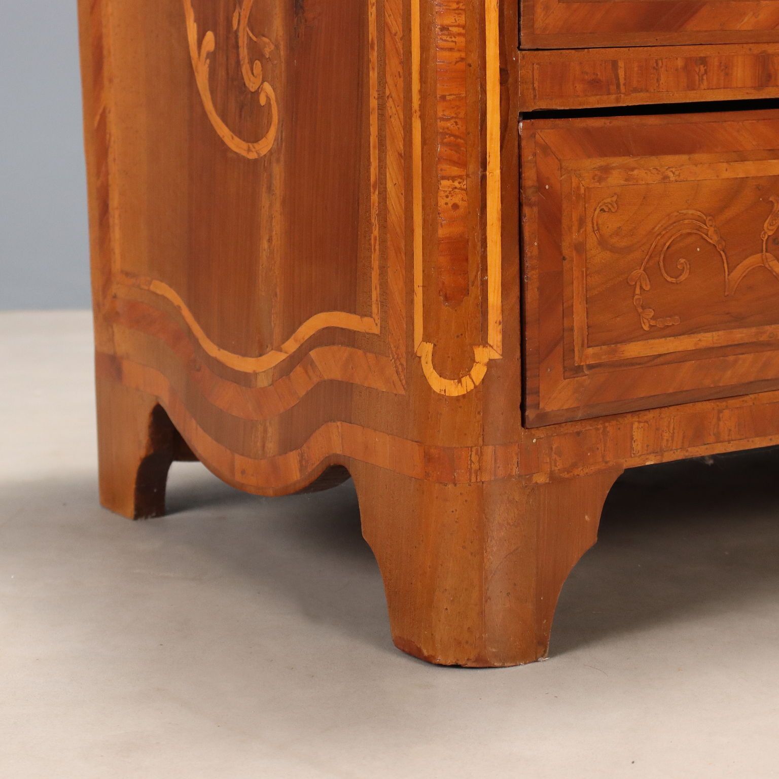 Commode baroque en noyer, XVIIIe siècle photo vintage
