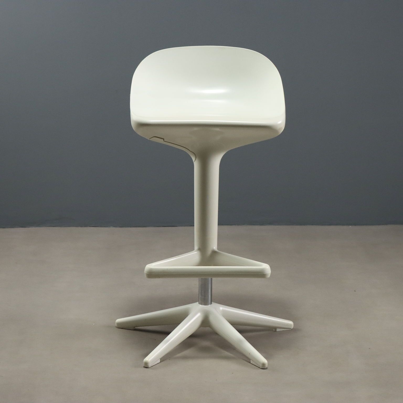 Tabouret Kartell Spoon vintage, par Antonio Citterio, années 2000 photo 220.0