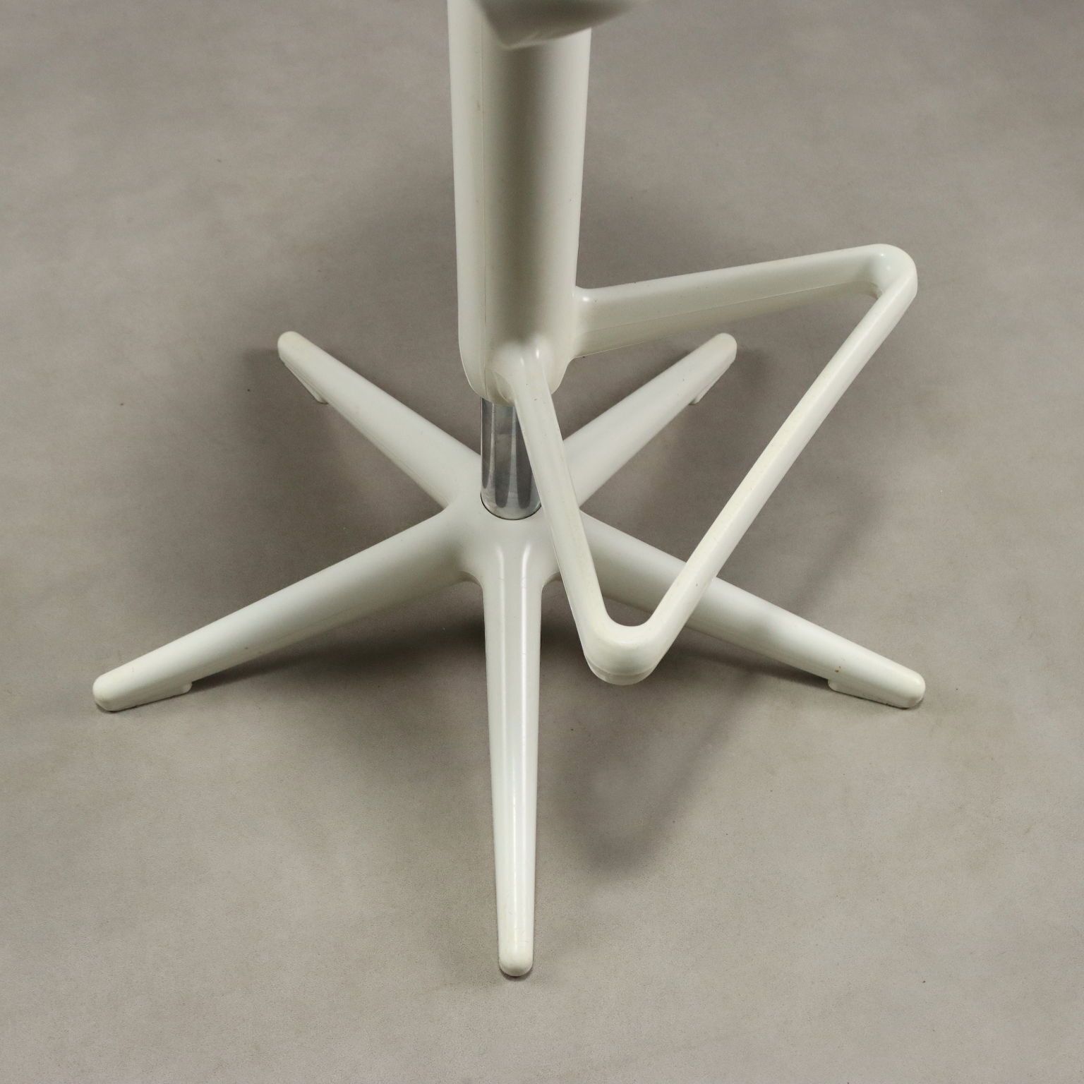 Meubels Kartell Spoon Stool Vintage Design Antonio Citterio 2000s photo
