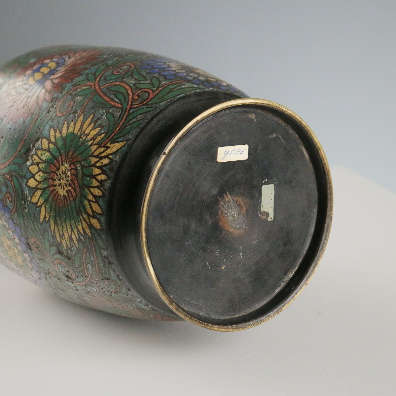 photo furniture Antiek cloisonné vaas Japan Meiji-periode 1868 1912