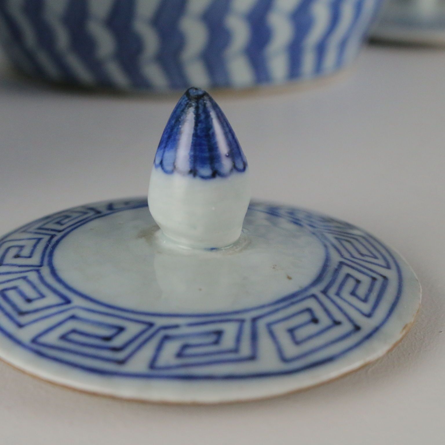 Pair Of Ginger Jars With Lid In Porcelain photo vinterior