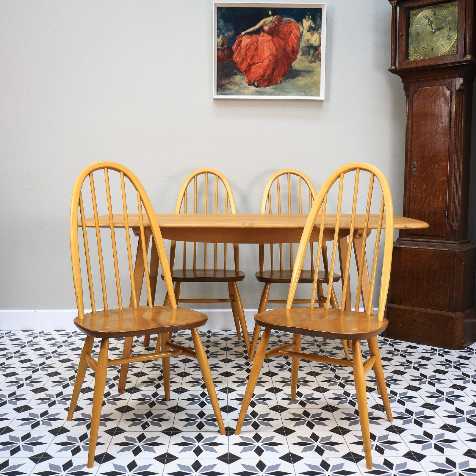 photo furniture Six Ercol Quaker 365 Chairs And Ercol Plank Dinnig Table  In Elm And