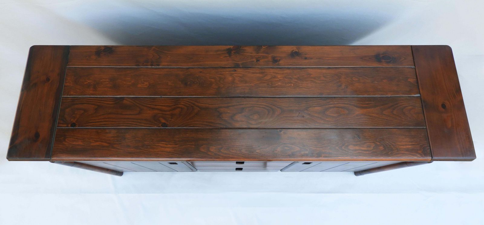 Silvio Coppola Brutalist massief grenen dressoir voor Fratelli Montina, Italië, jaren 1970 photo buy