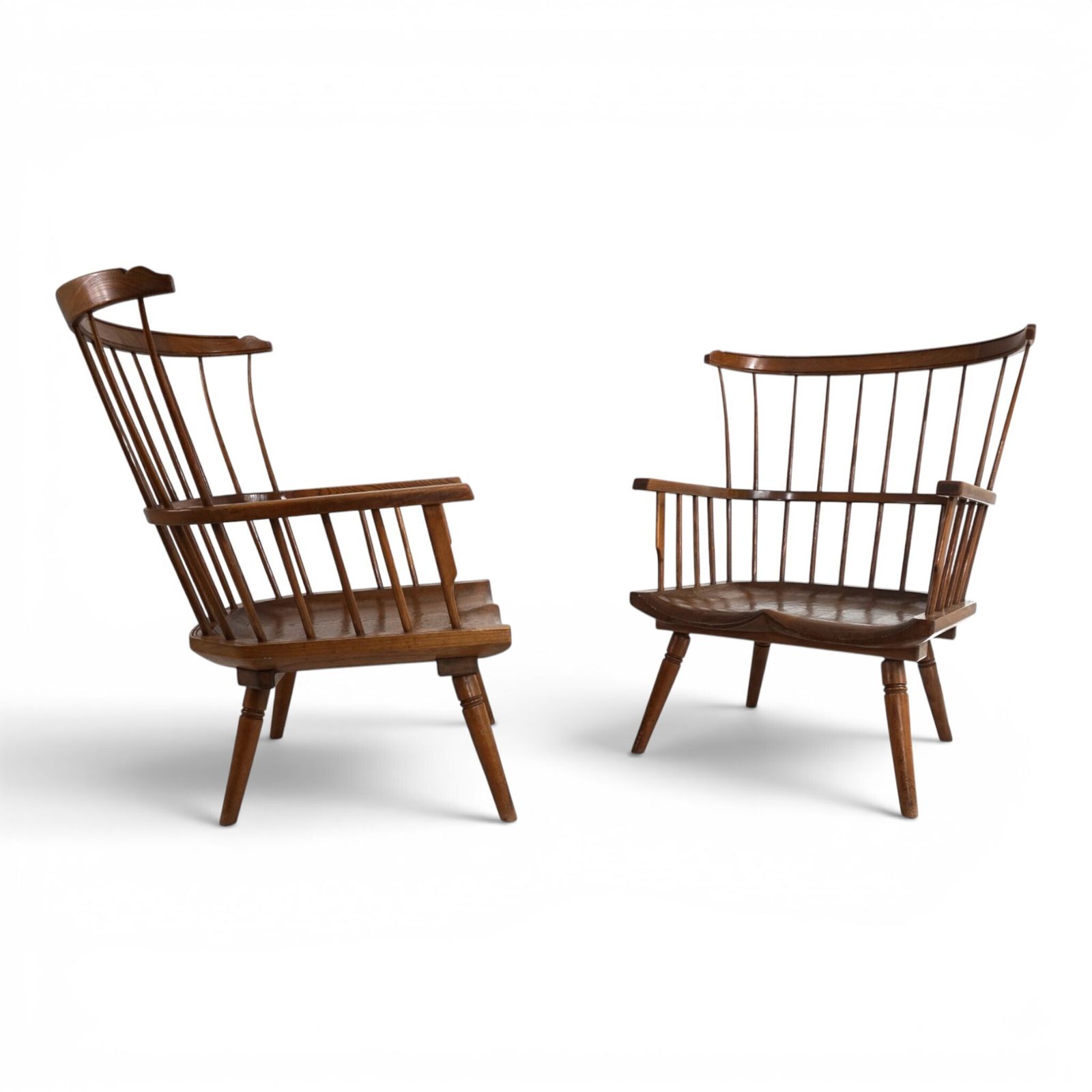 Paar handgemaakte Windsor loungestoelen, Engeland, ca. 1960 photo furniture
