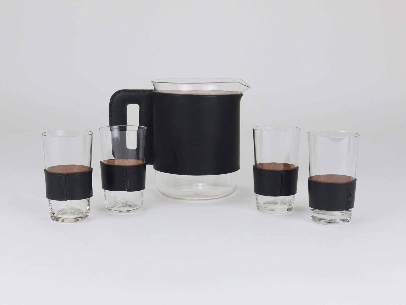 Carl Auböck Martini Set Zwart Leer Karaf & Glazen, Oostenrijk, jaren 1950 photo 1119.0