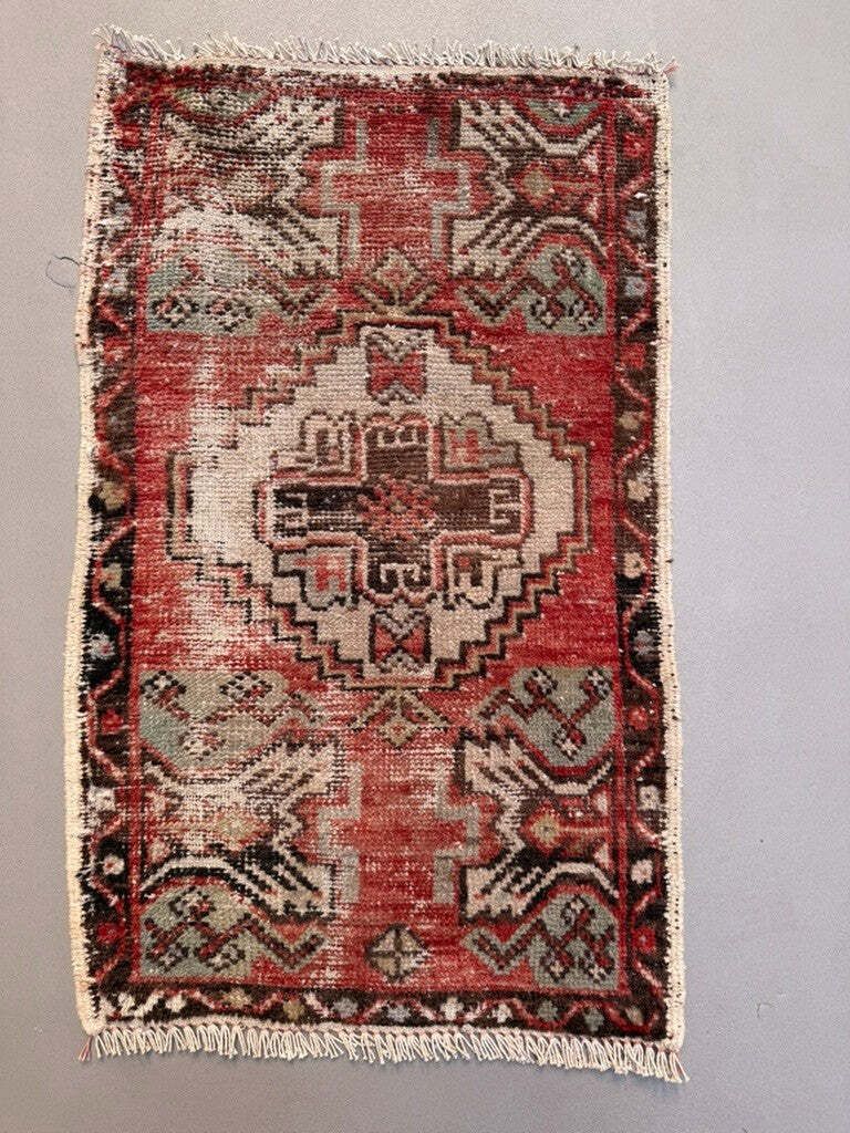 Small Vintage Turkish Rug 54x90 Cm, Short Runner, Shabby, Mini Carpet 2556