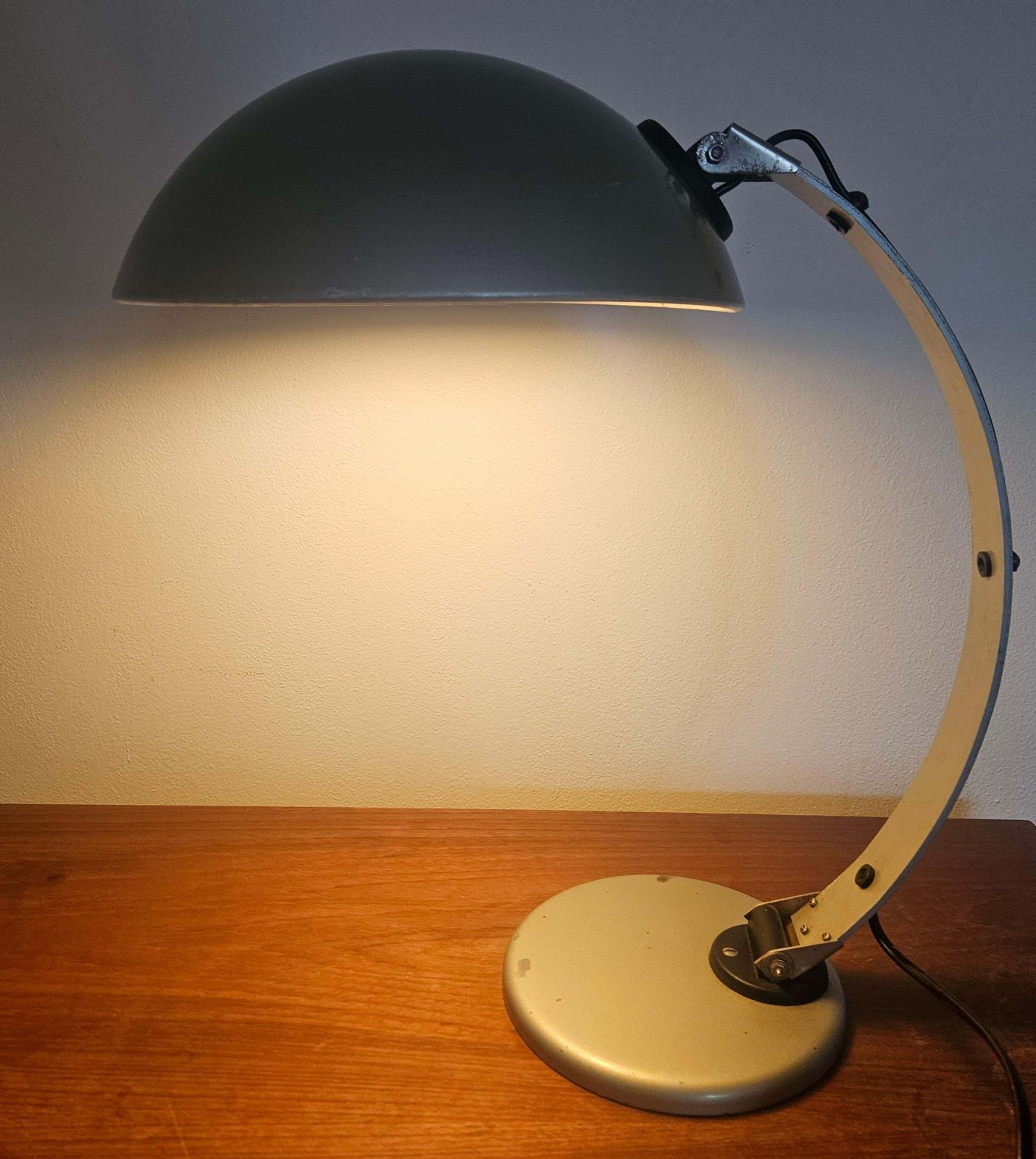 469.0 Rare lampe de table mid-century réglable, années 1970 photo