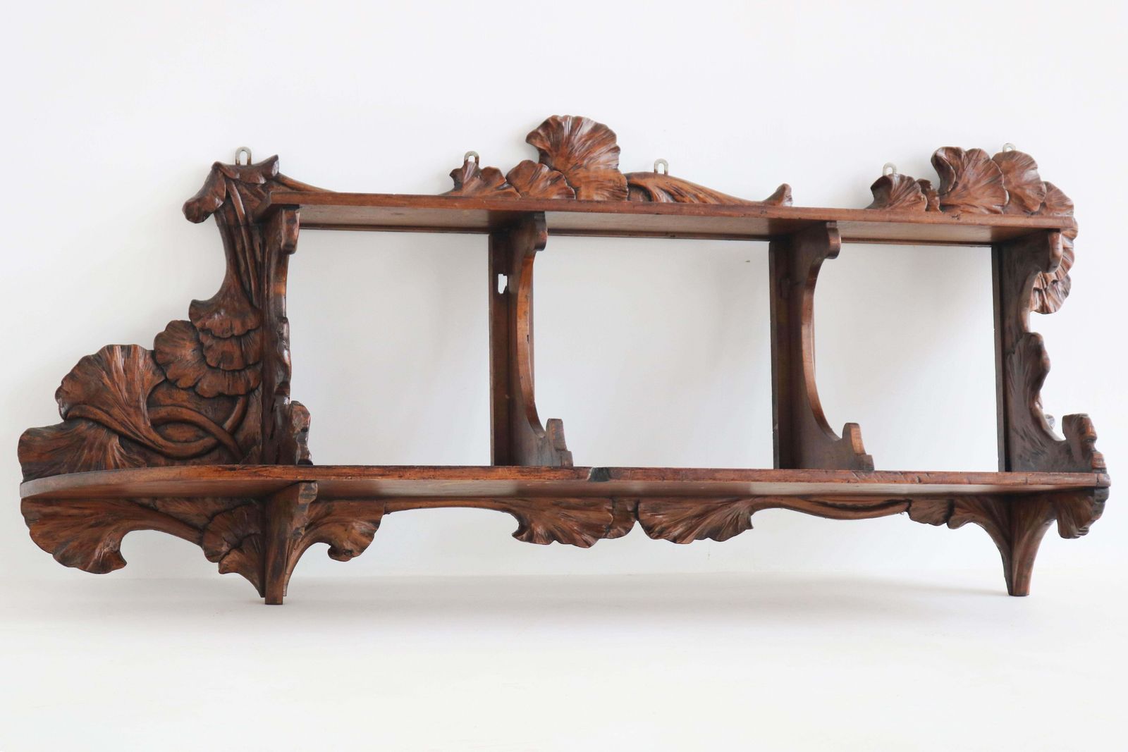 Antieke grote Art Nouveau 'Ginko' wandplank / boekenplank, Frankrijk ca. 1900, walnoot photo furniture