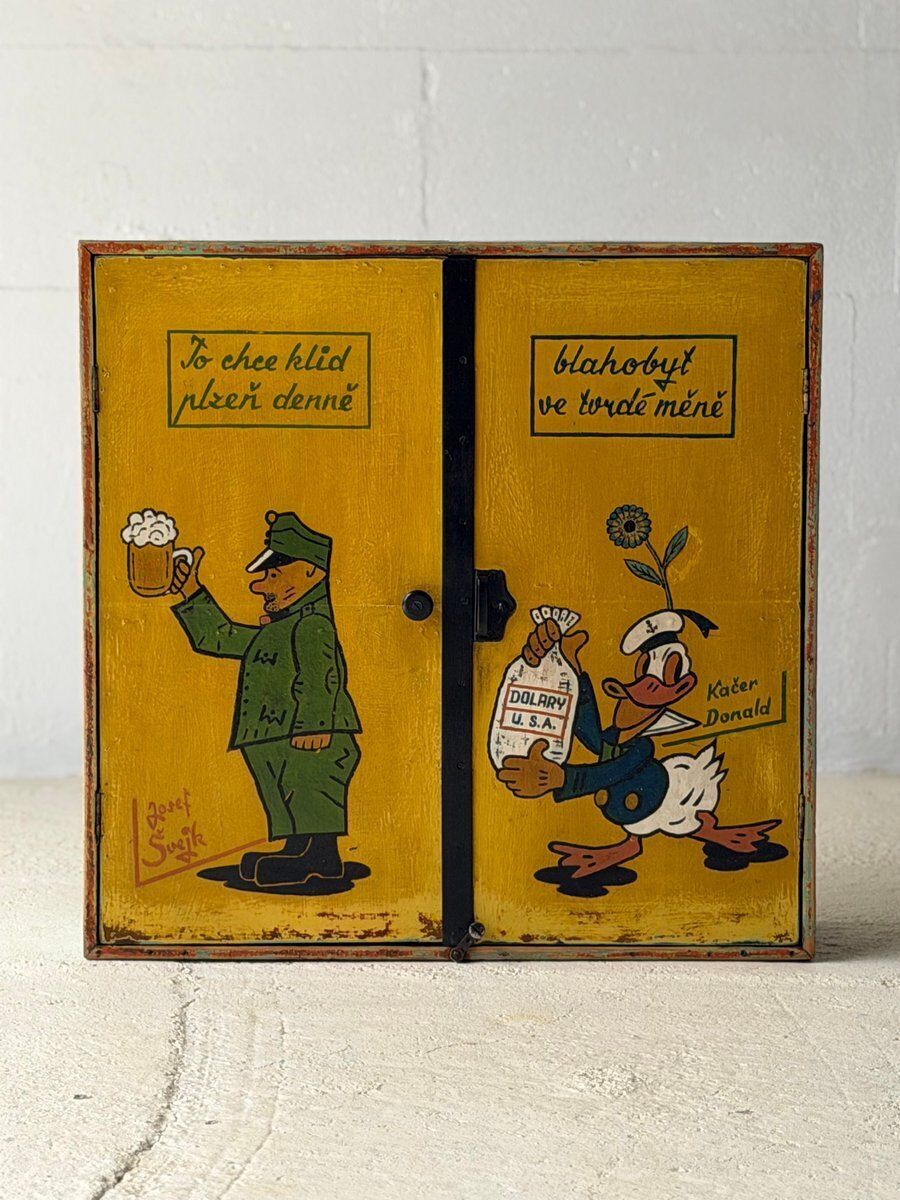 photo vinterior Mid Century Hand Painted Cabinet, Former Czechoslovakia, 1970s