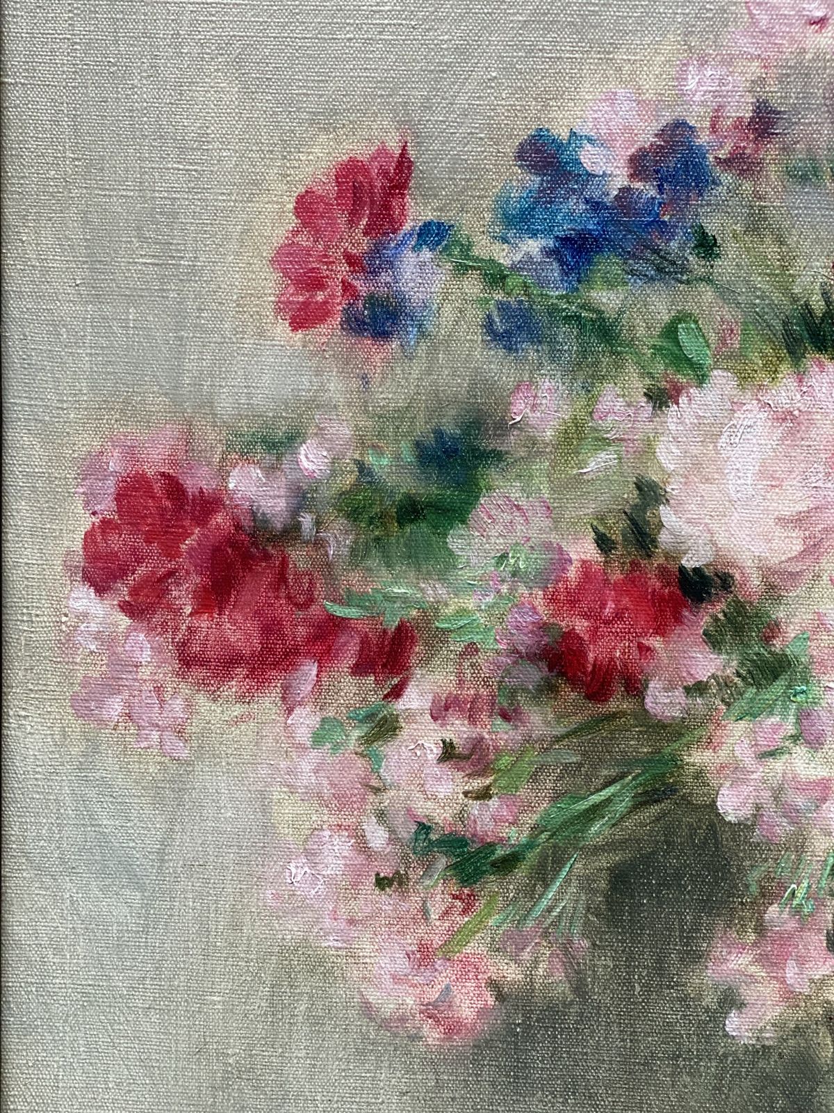 photo vinterior 'Bouquet Of Flowers In A Green Vase' By Victor Abeloos (1881 – 1965)