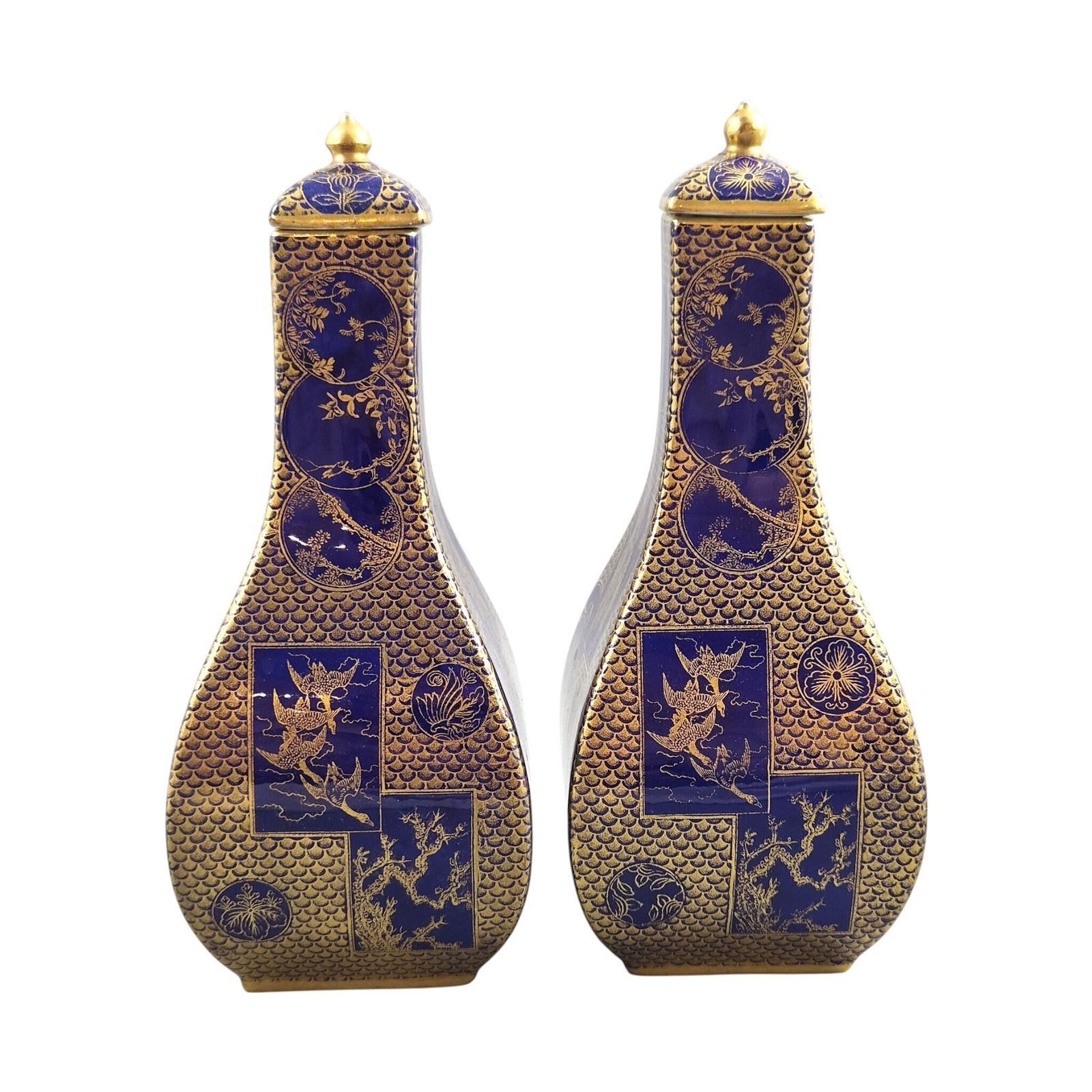 Uiterst zeldzaam paar Mason's Patent Ironstone Mazarine Blue vazen ca. 1830 48 photo Woonaccessoires
