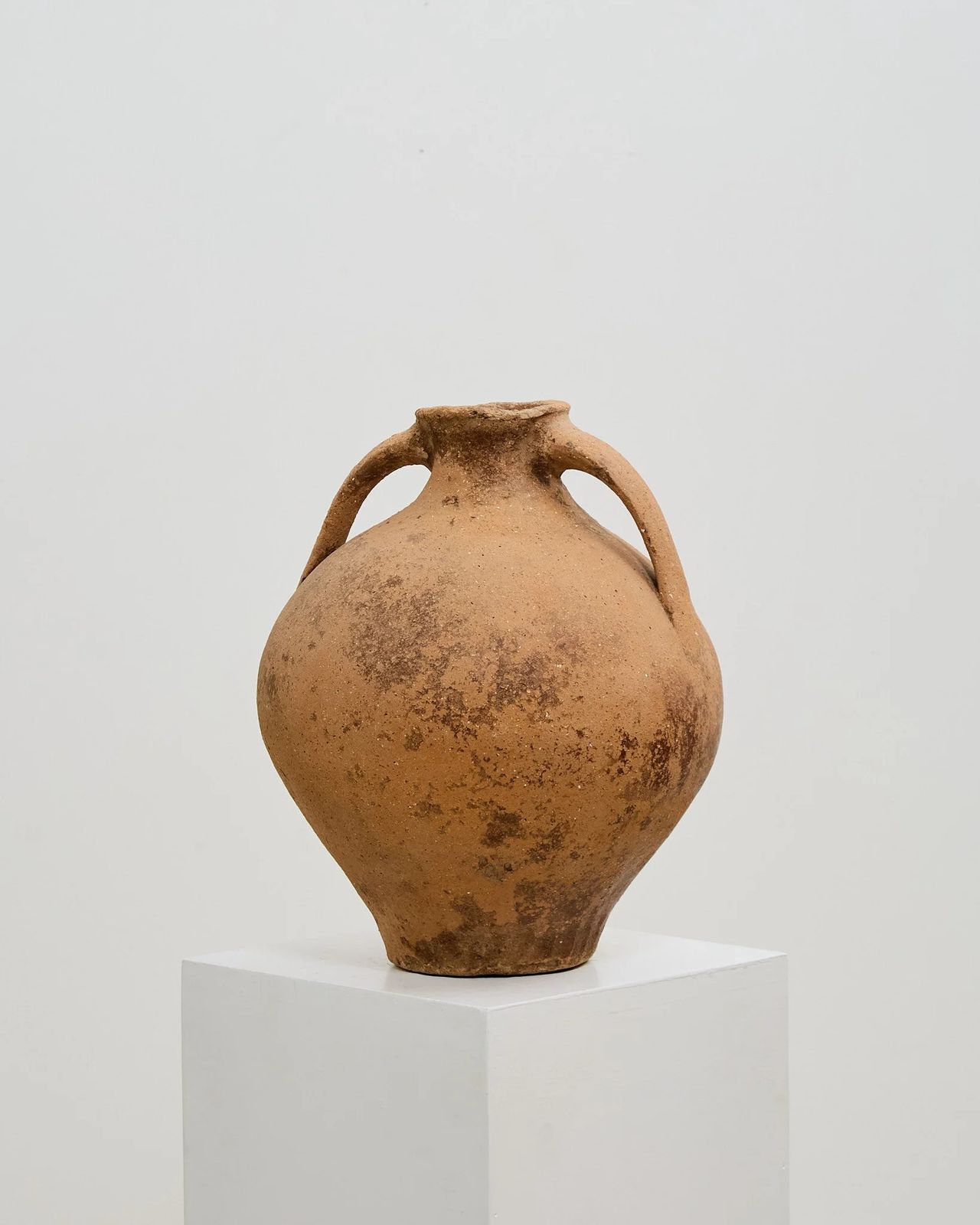 C18th Calanda Pot, 1700s photo furniture