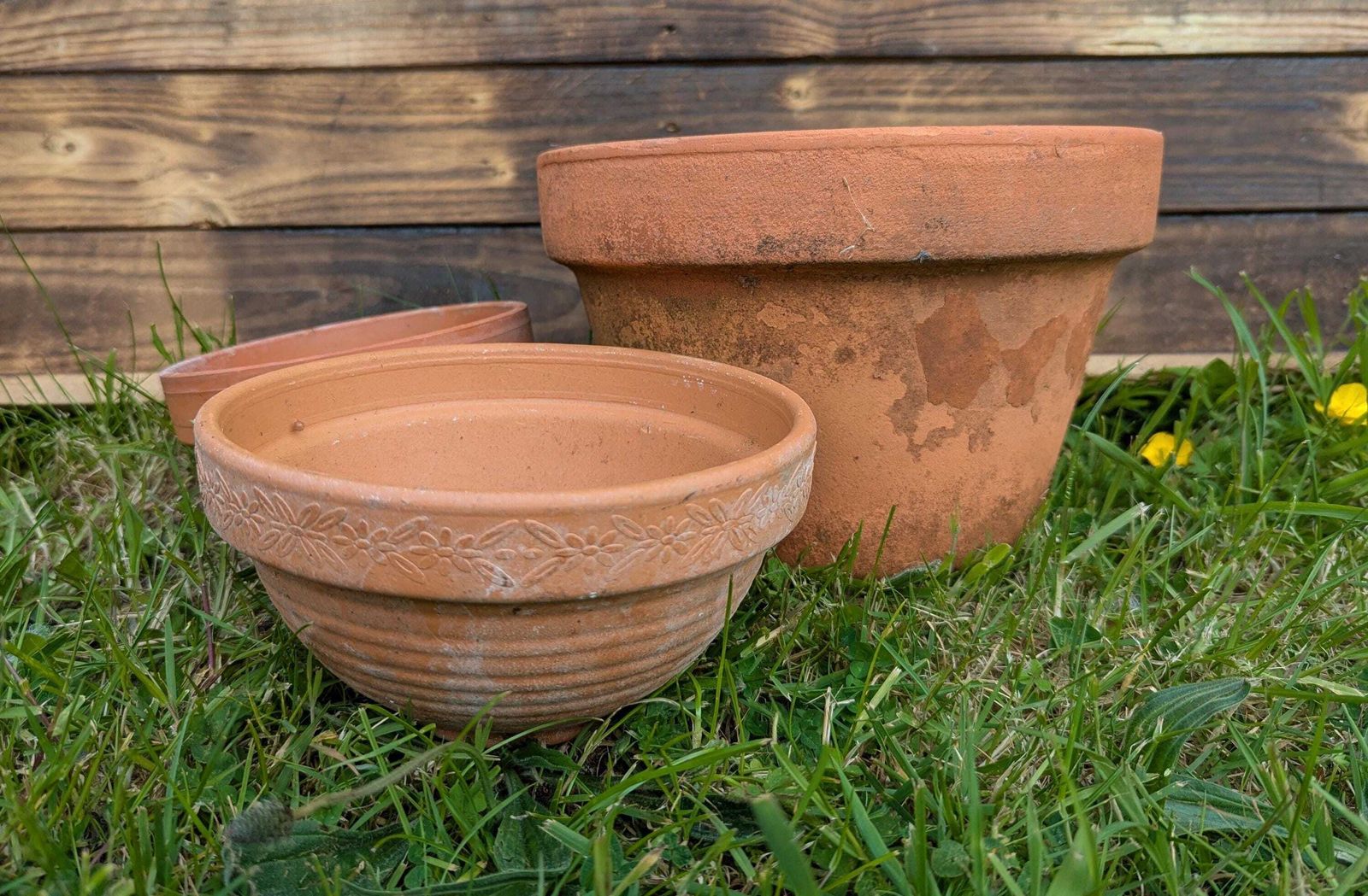 Pots de fleurs vintage en terre cuite naturelle, lot de 3 photo furniture