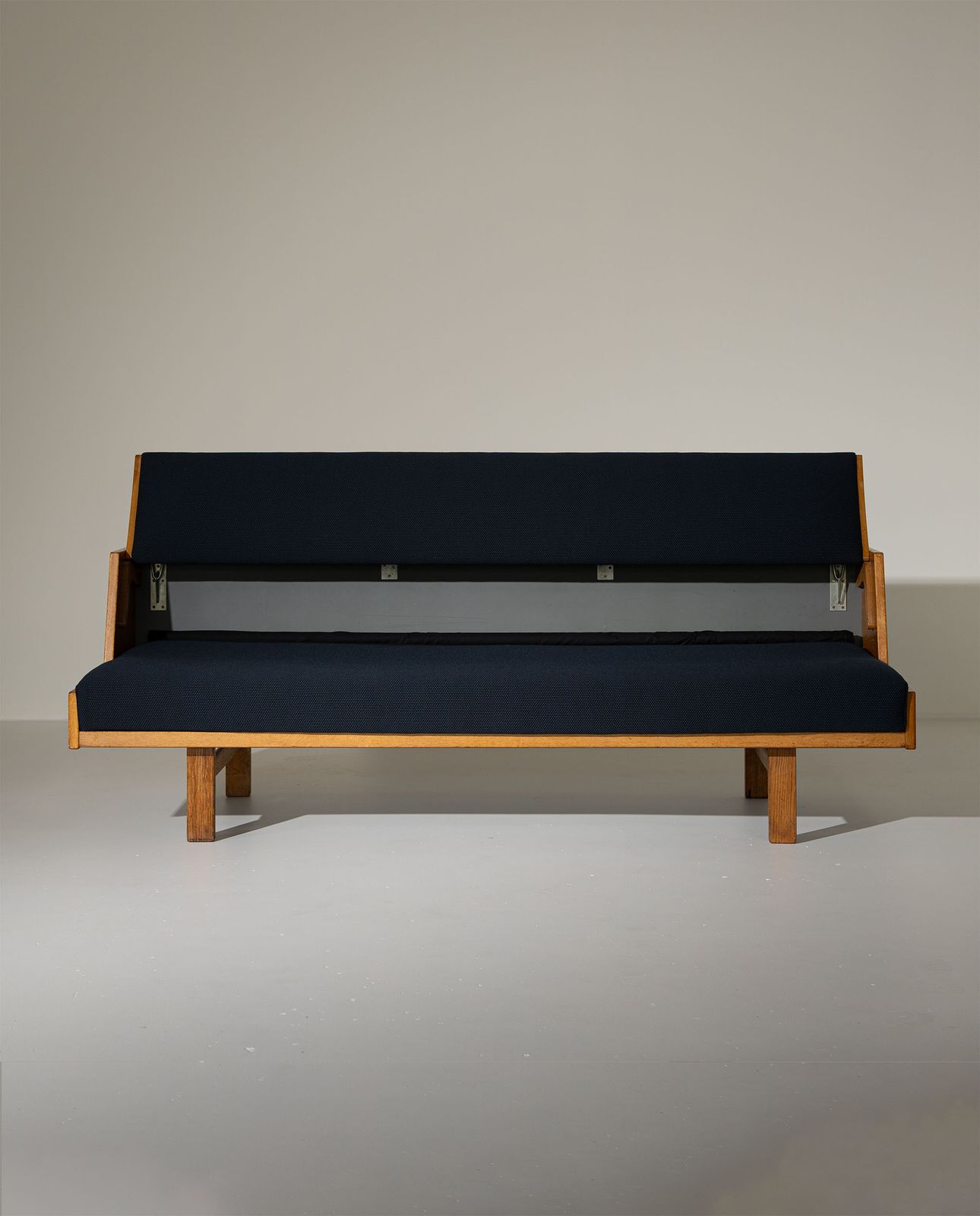 Hans Wegner GE258 Sofa voor Getama, ca. jaren 1950 photo for sale