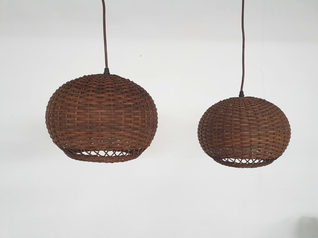 Set van twee rotan hanglampjes, Nederland, ca. jaren 1950