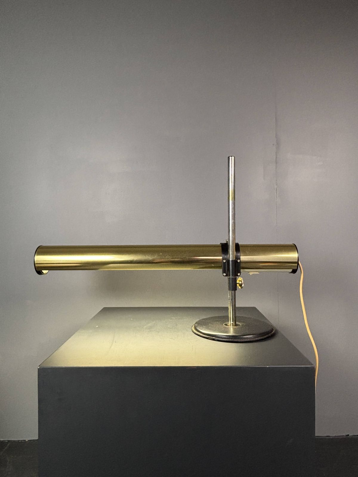 945.0 Xl Brass Desk Lamp By Göran Pehrson For Ateljé Lyktan, Model Kanon, 1978 photo