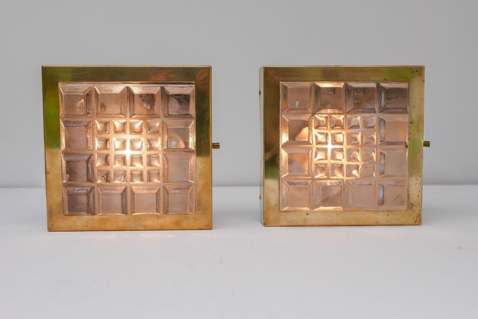 Appliques murales brutalistes suédoises en verre et laiton, Falkenbergs Belysning, lot de 2 photo furniture