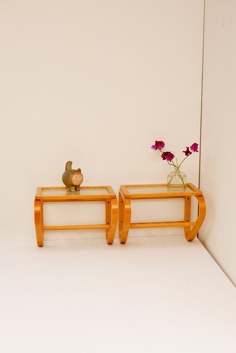 photo furniture Tables de chevet scandinaves en bois courbé et verre, par Gemla, années 1920, lot de 2