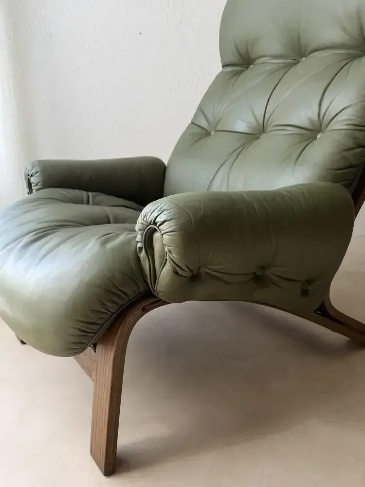 1042.0 Rybo Rykken Fauteuil door Solheim in Groen Leer photo
