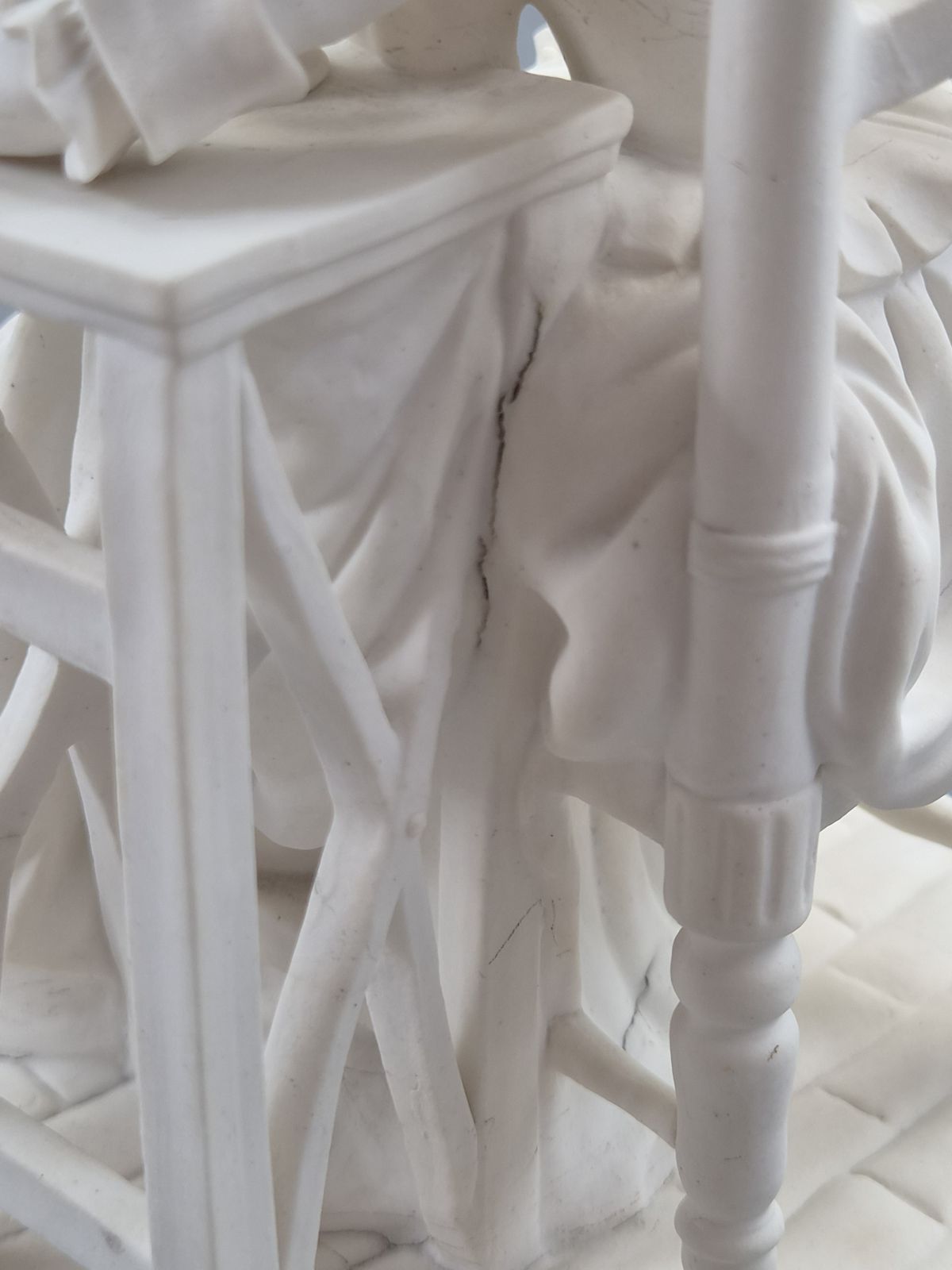 photo furniture Old Paris Parian figuur van La Dormeuse naar Michel Victor Acier, ca. 1850-1880