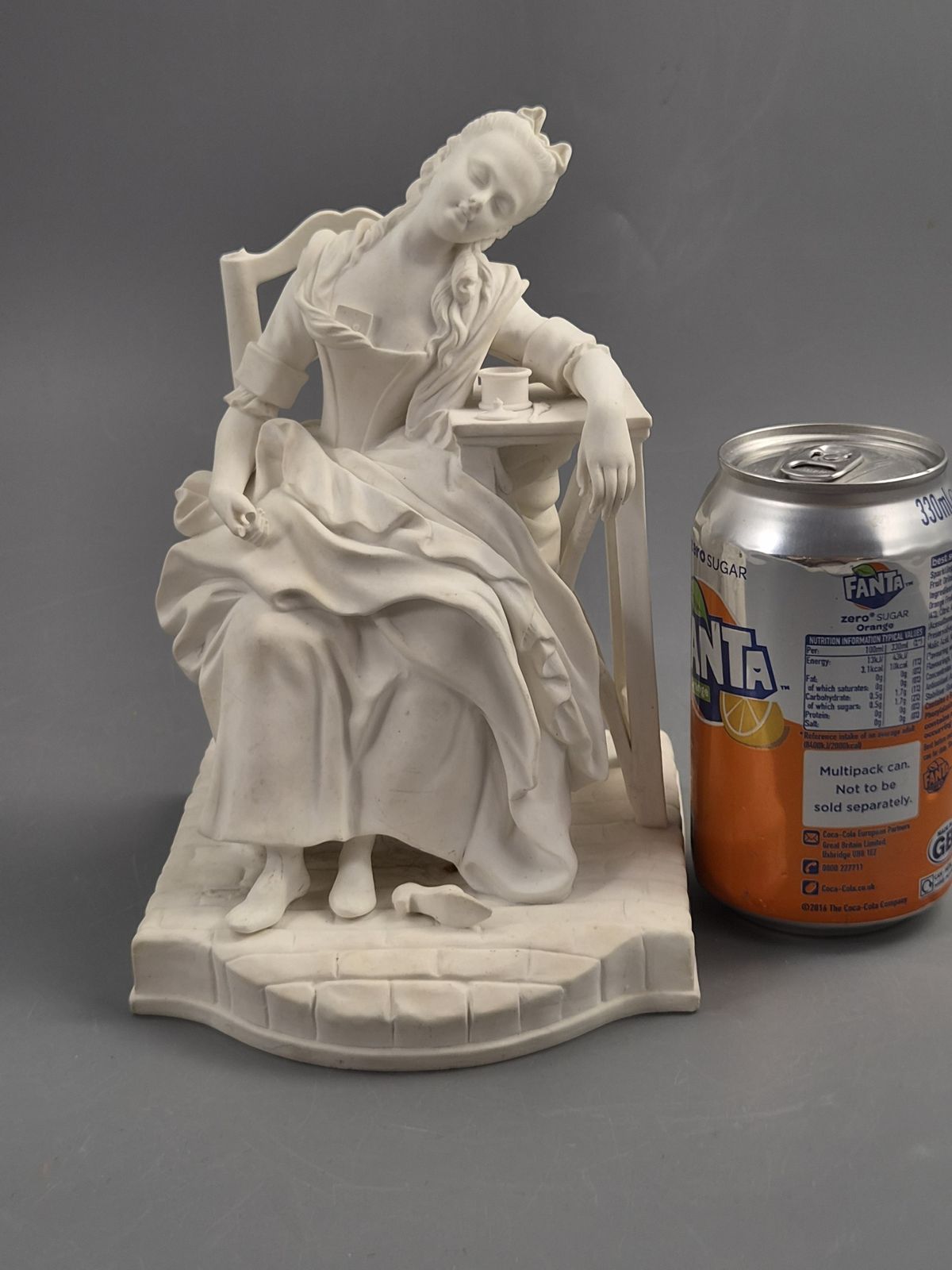 500.0 Old Paris Parian figuur van La Dormeuse naar Michel Victor Acier, ca. 1850-1880 photo