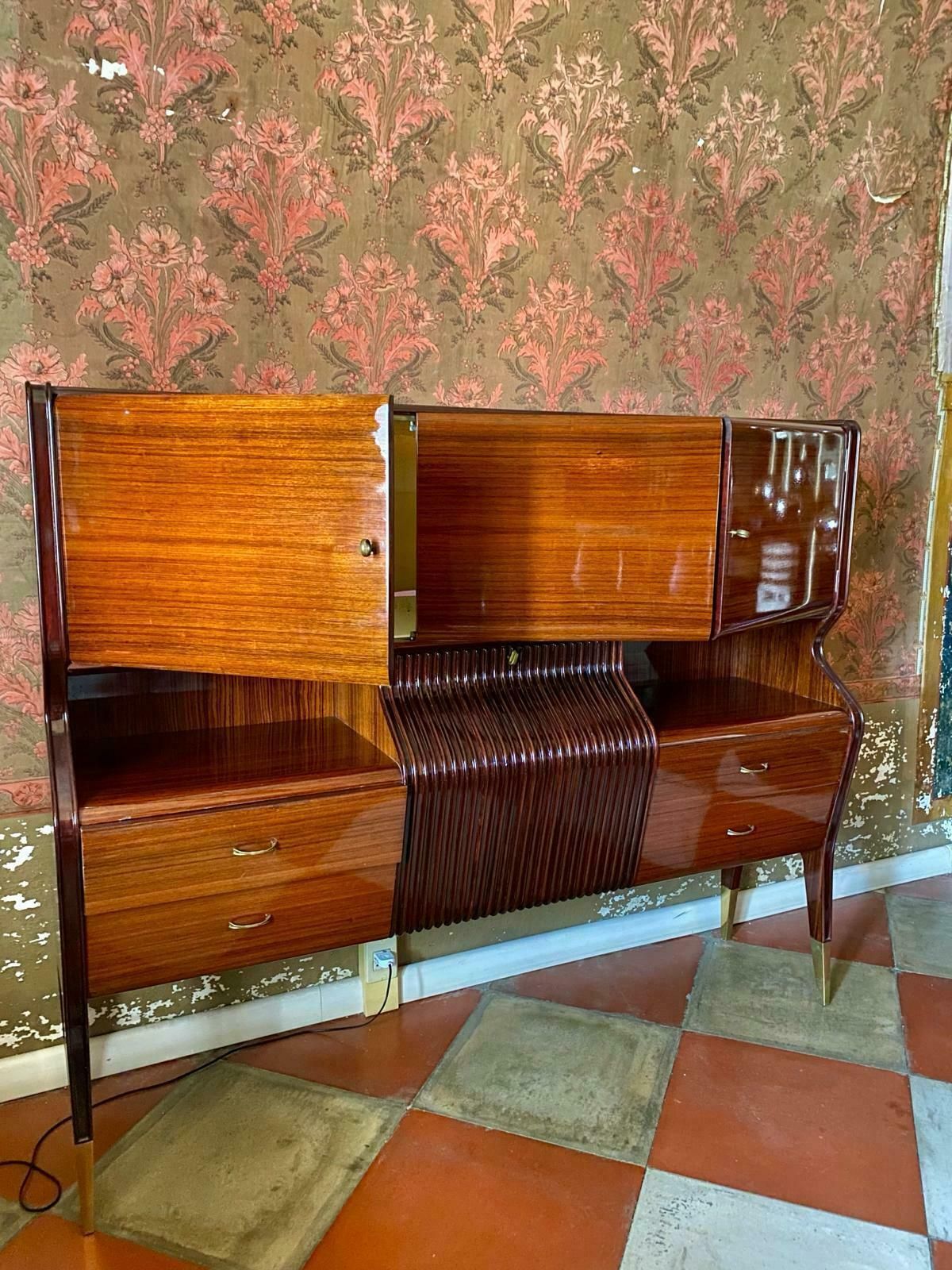 Mid Century Modern Italian Bar Cabinet, Osvaldo Borsani 1950s photo vinterior
