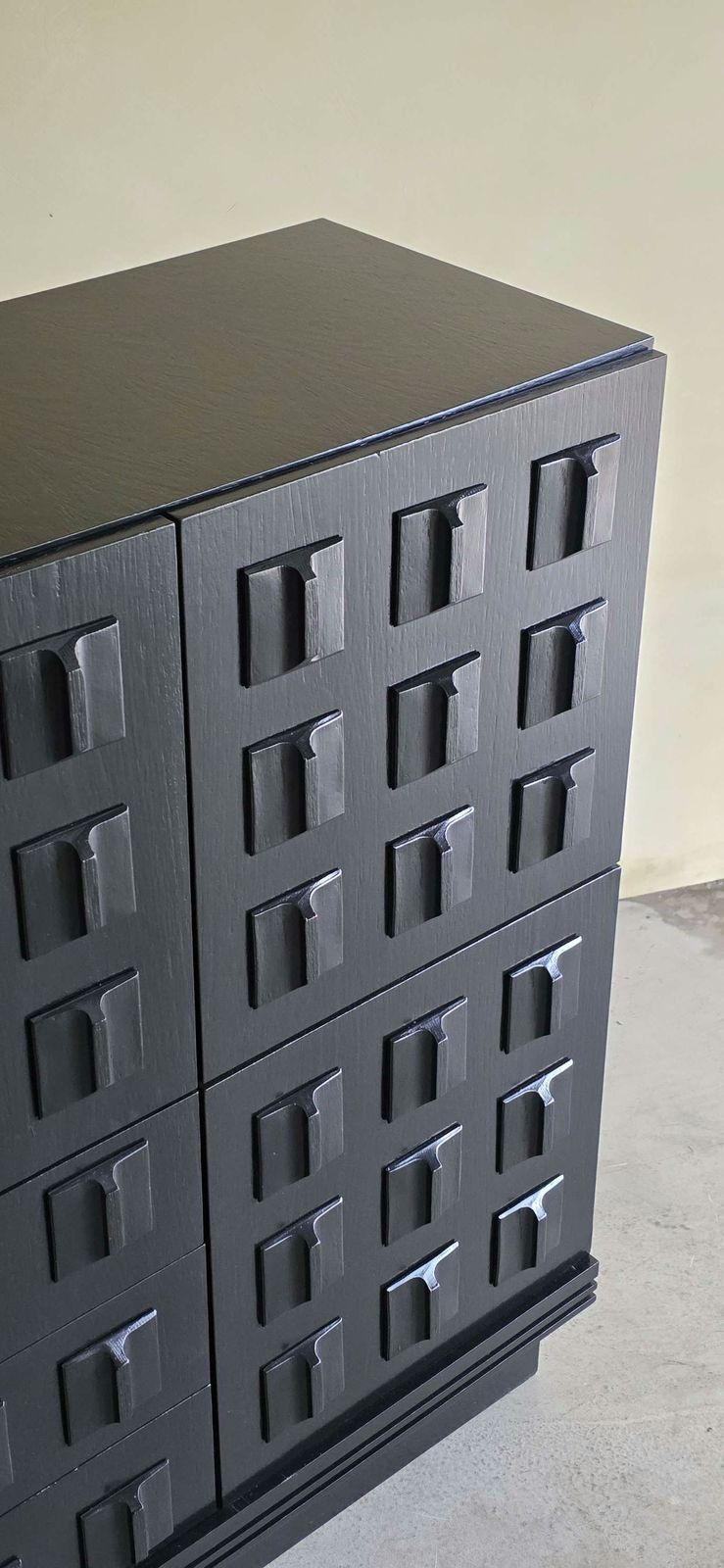 Armoire brutaliste noire, Belgique, années 1970 photo for sale
