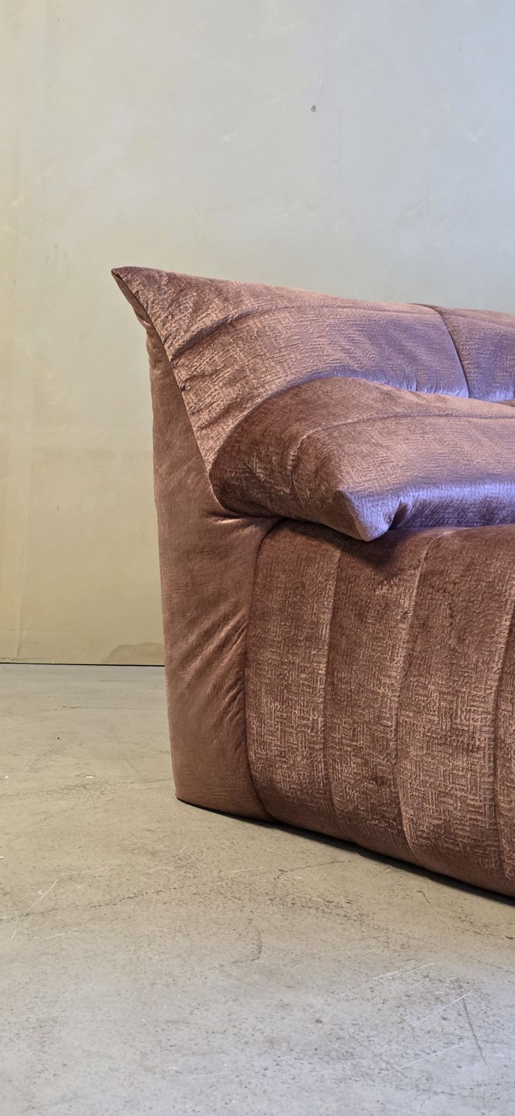photo furniture Lot de 2 fauteuils de salon par Marc Held pour Dunlopillo en velours rose, années 1970