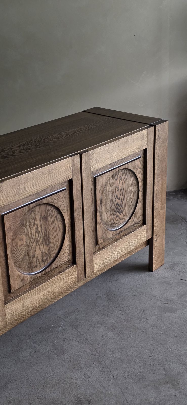 Brutalistisch dressoir in naturel eiken photo Meubels