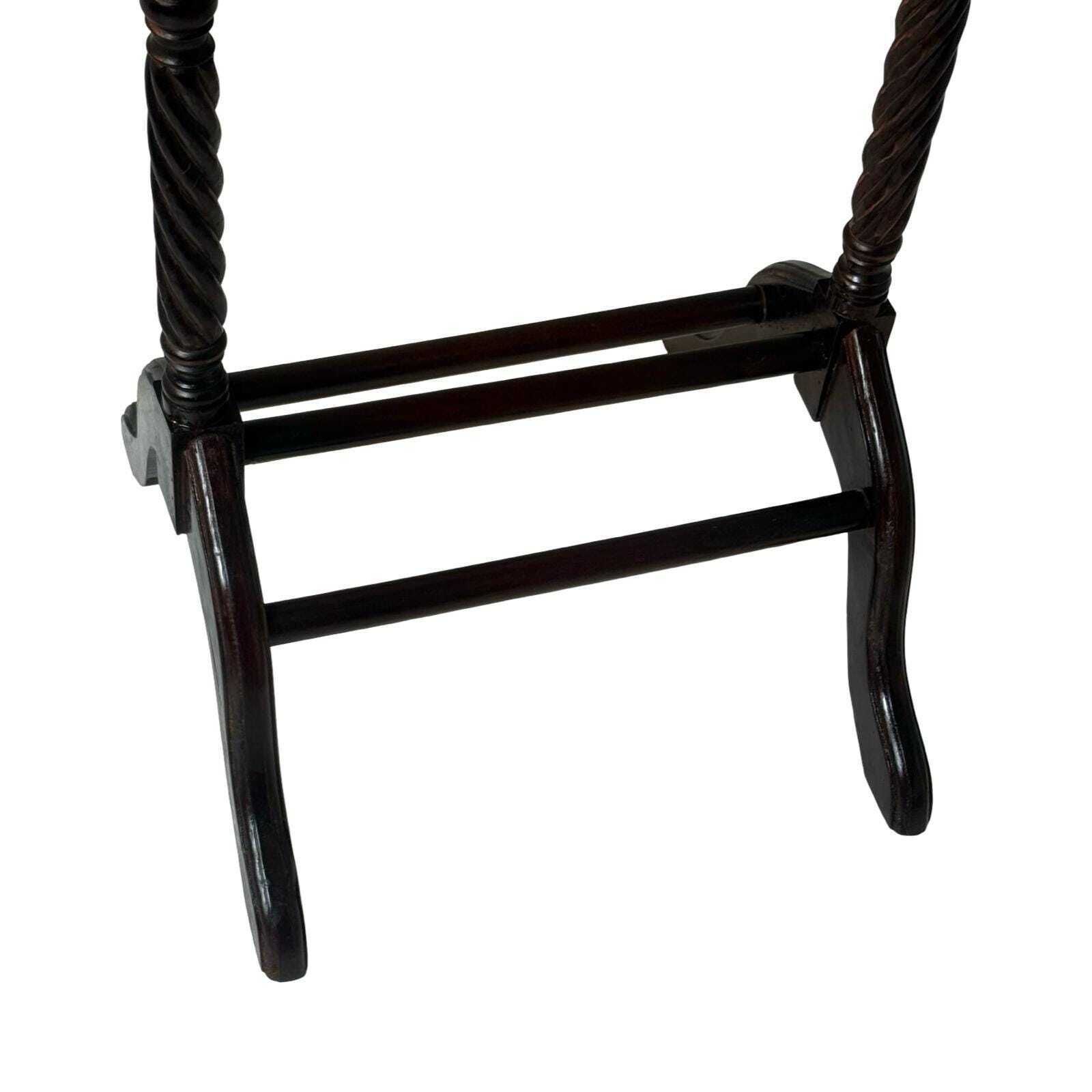 Dressboy / Valet Stand – Made In England – Twee lades en sierlijk gevormde houten frame. photo 359.0