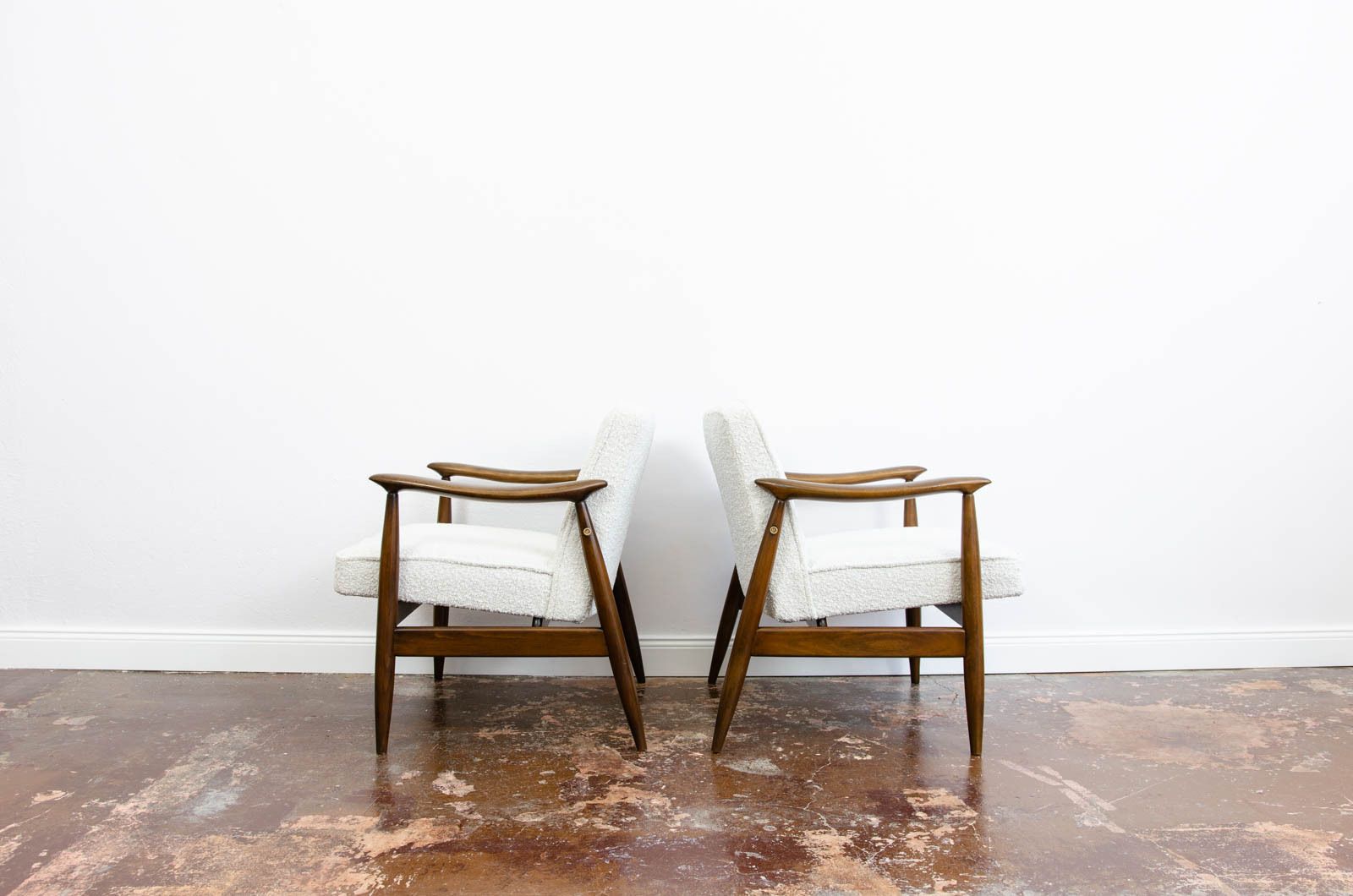photo furniture Pair Of Armchairs, Gfm 87 By Juliusz Kędziorek, Poland, 1960's