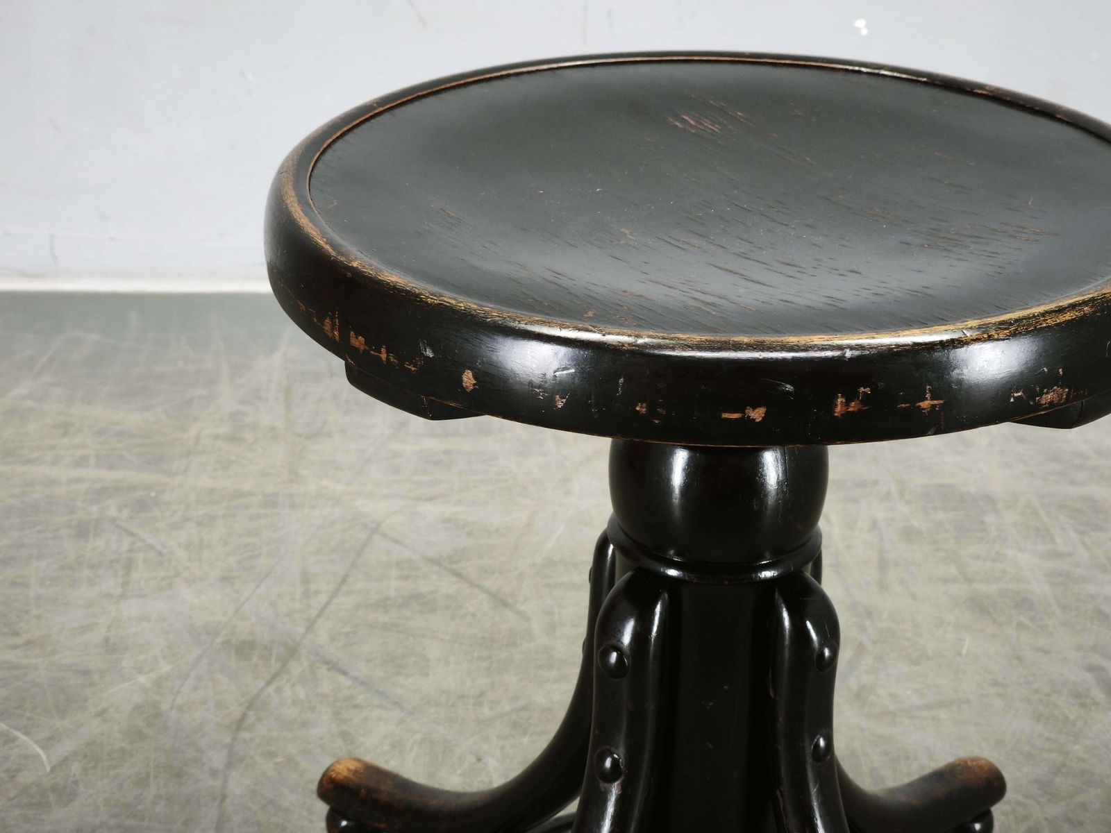 Thonet-stijl verstelbare gebogen houten pianokruk, Tsjecho-Slowakije, jaren 1930 photo 421.0