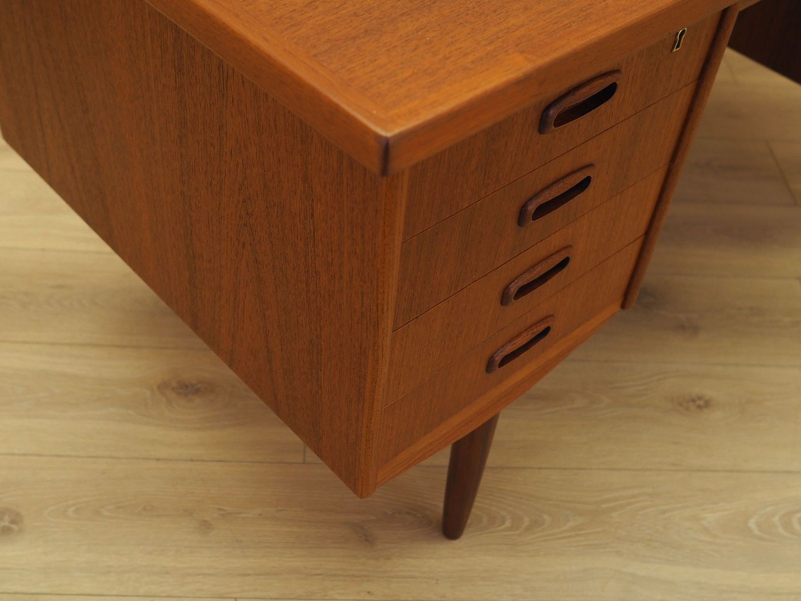 Meubels Teakhouten bureau, Deens design, jaren 1970, gemaakt in Denemarken photo