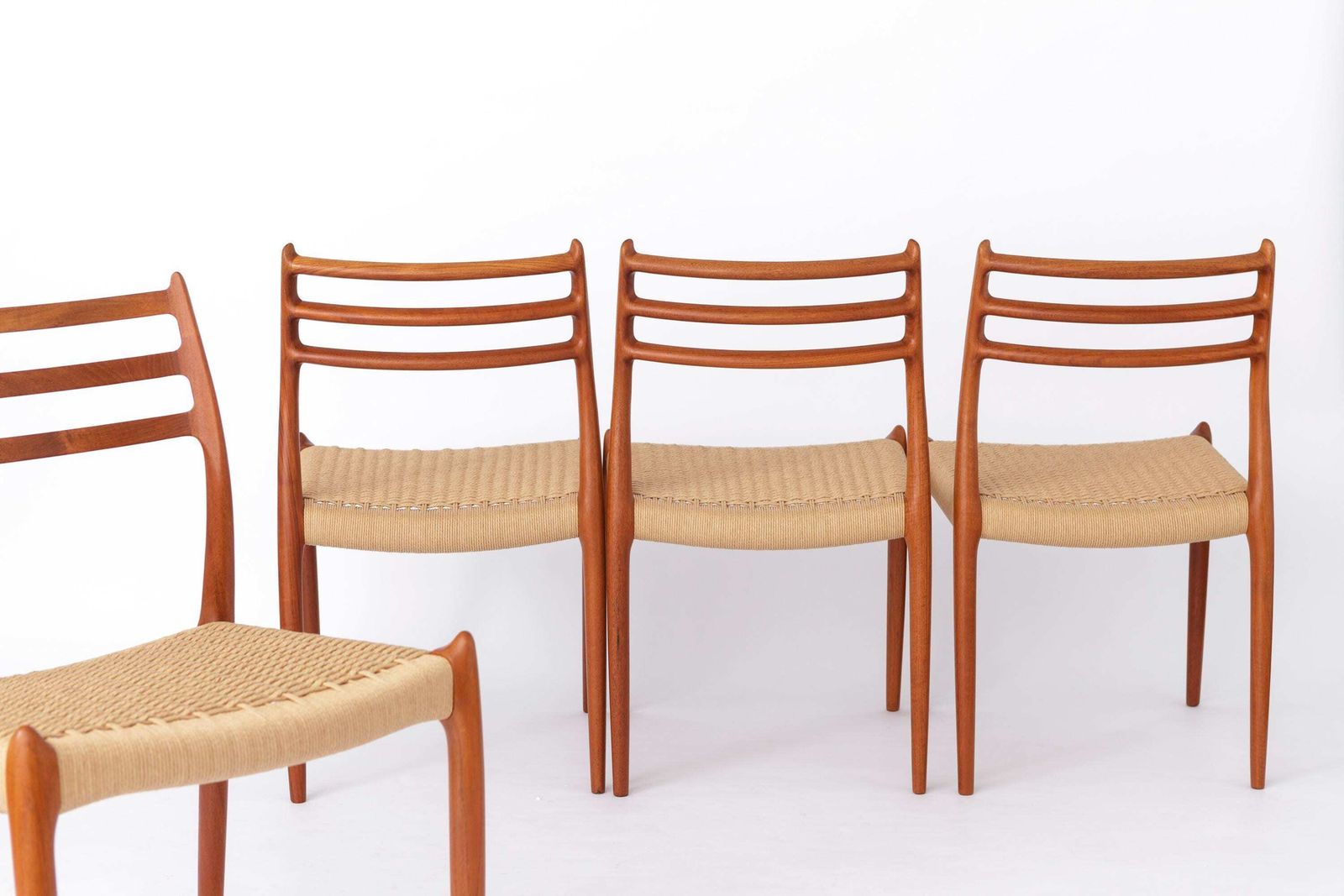 4 van 8 Niels Otto Møller Model 78 eetkamerstoelen | Deens teakhout Mid-Century Modern | 1968 photo Meubels