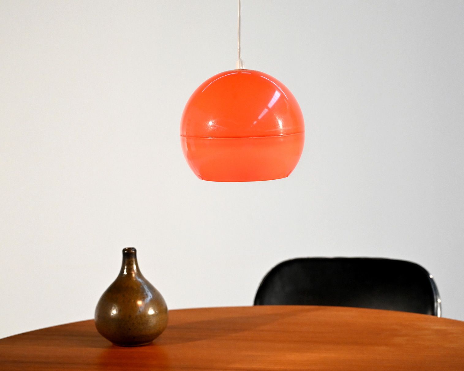 Space Age-stijl plafondlamp in oranje kunststof, jaren 1960 photo for sale