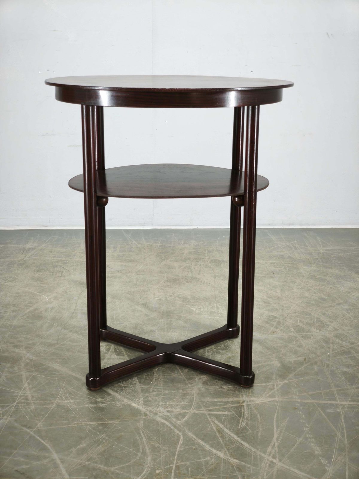 photo vinterior Josef Hoffmann Ovale Tafel voor Jacob & Josef Kohn, Wenen, ca. 1900
