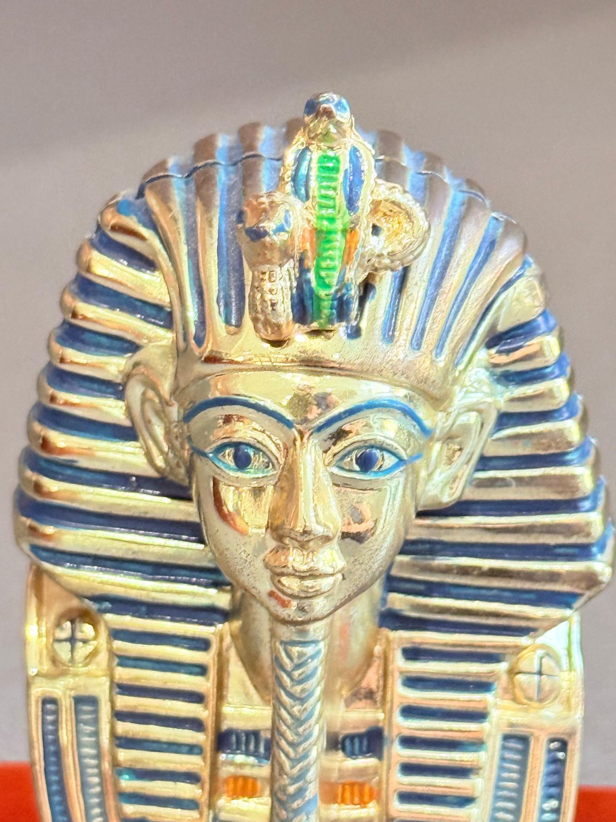 photo vinterior Egyptische farao Toetanchamon buste sculptuur, decoratief Ancient Egyptian Revival