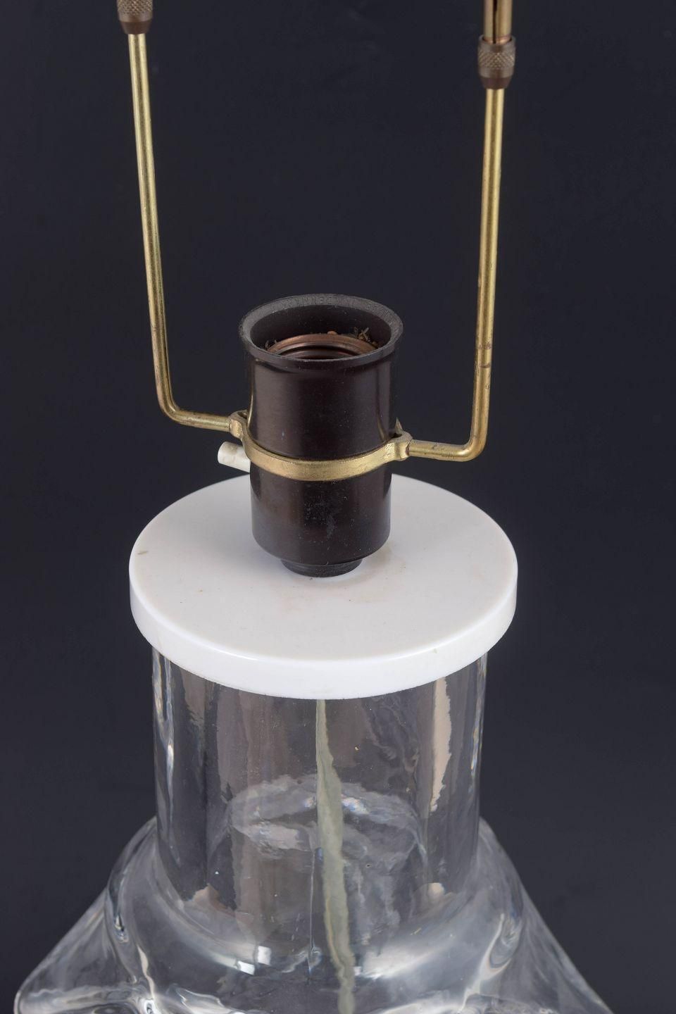 Hanne Dreutler voor Kosta Boda. Sculpturele tafellamp in helder glas. Jaren 1980 photo furniture