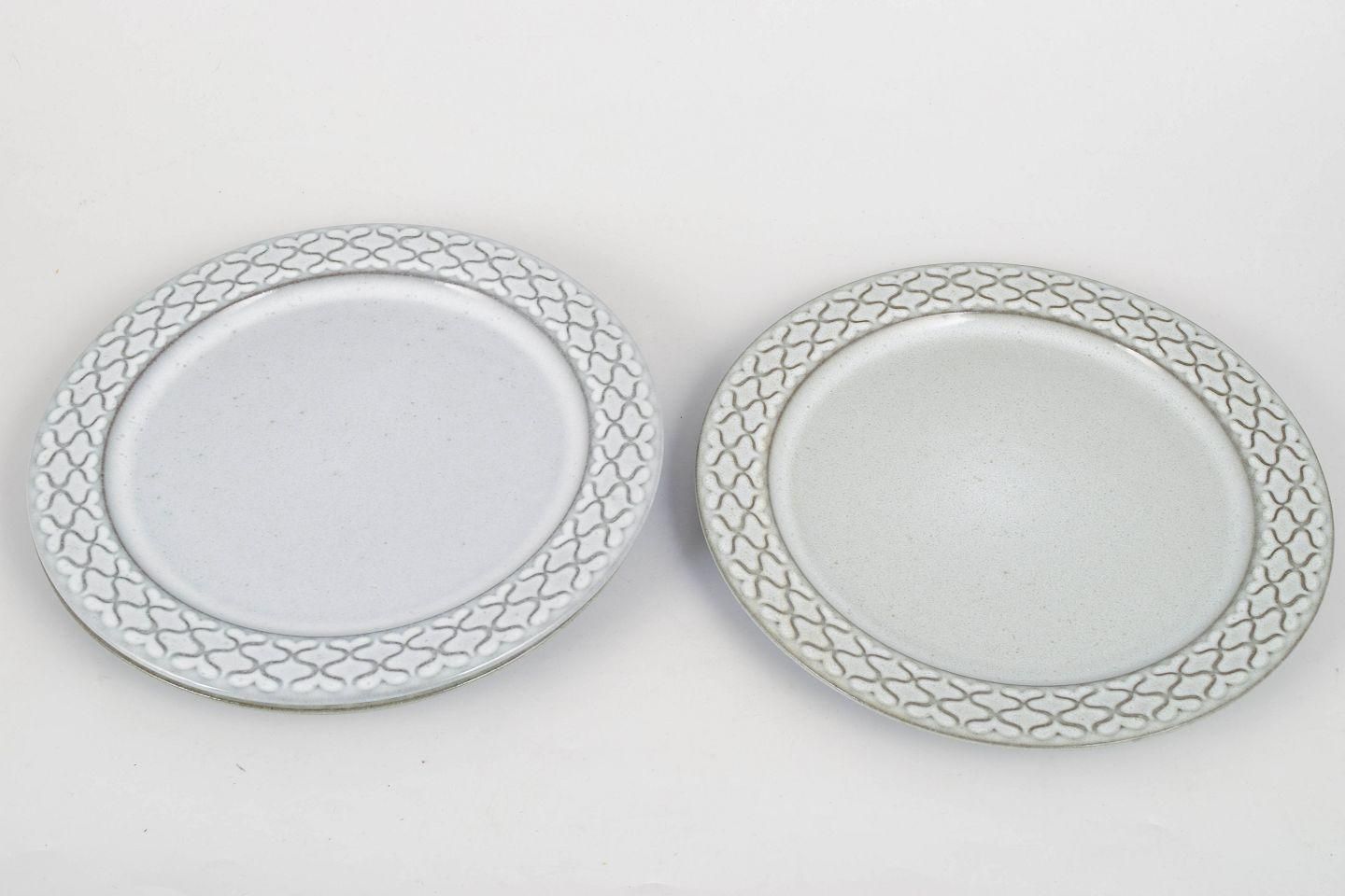 Jens Harald Quistgaard, Kronjyden / Bing & Grøndahl. Lot de trois assiettes à déjeuner. photo furniture