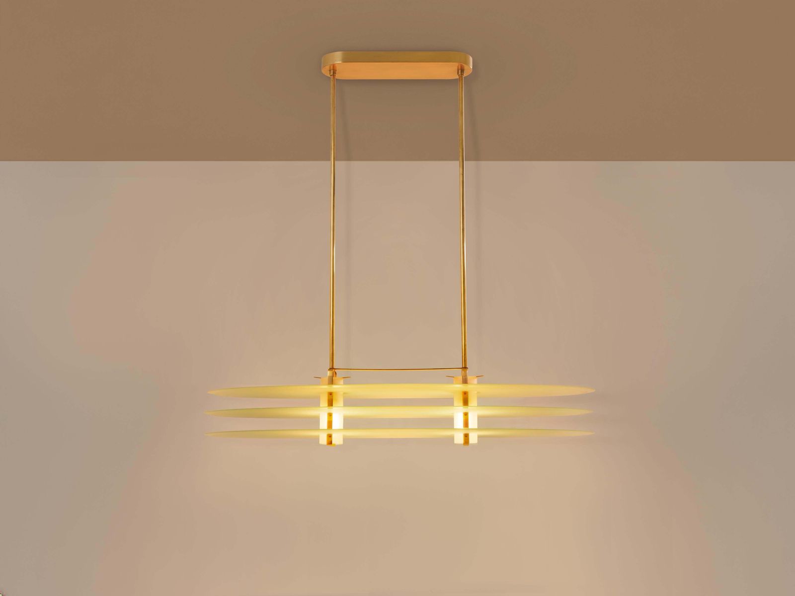 Lustre Roberto Volonterio et Cesare Benedetti en laiton et verre, années 1980 photo furniture