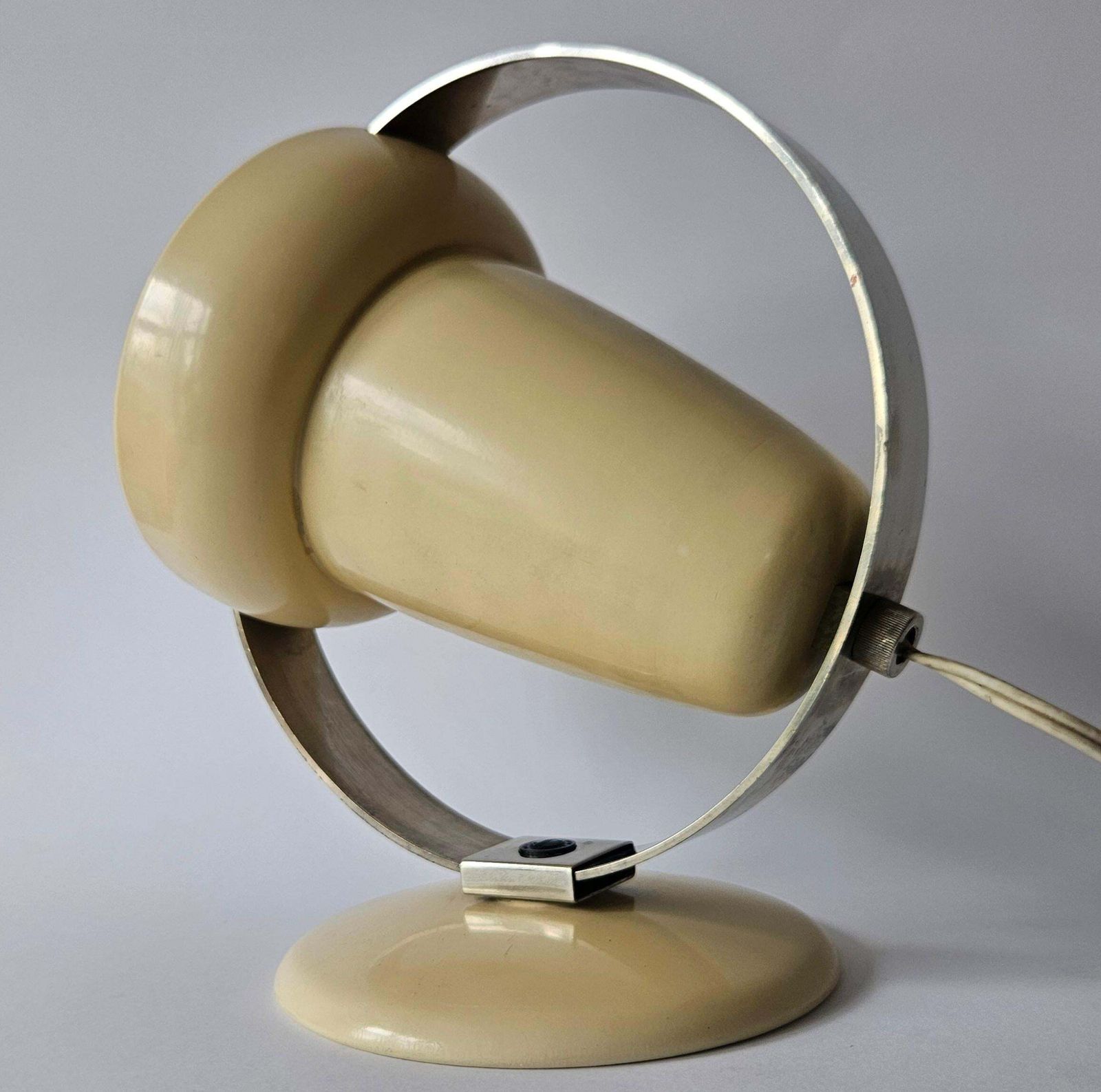 Mid-century tafel- of wandlamp Philips, Charlotte Perriand, Nederland, jaren 1960 photo buy