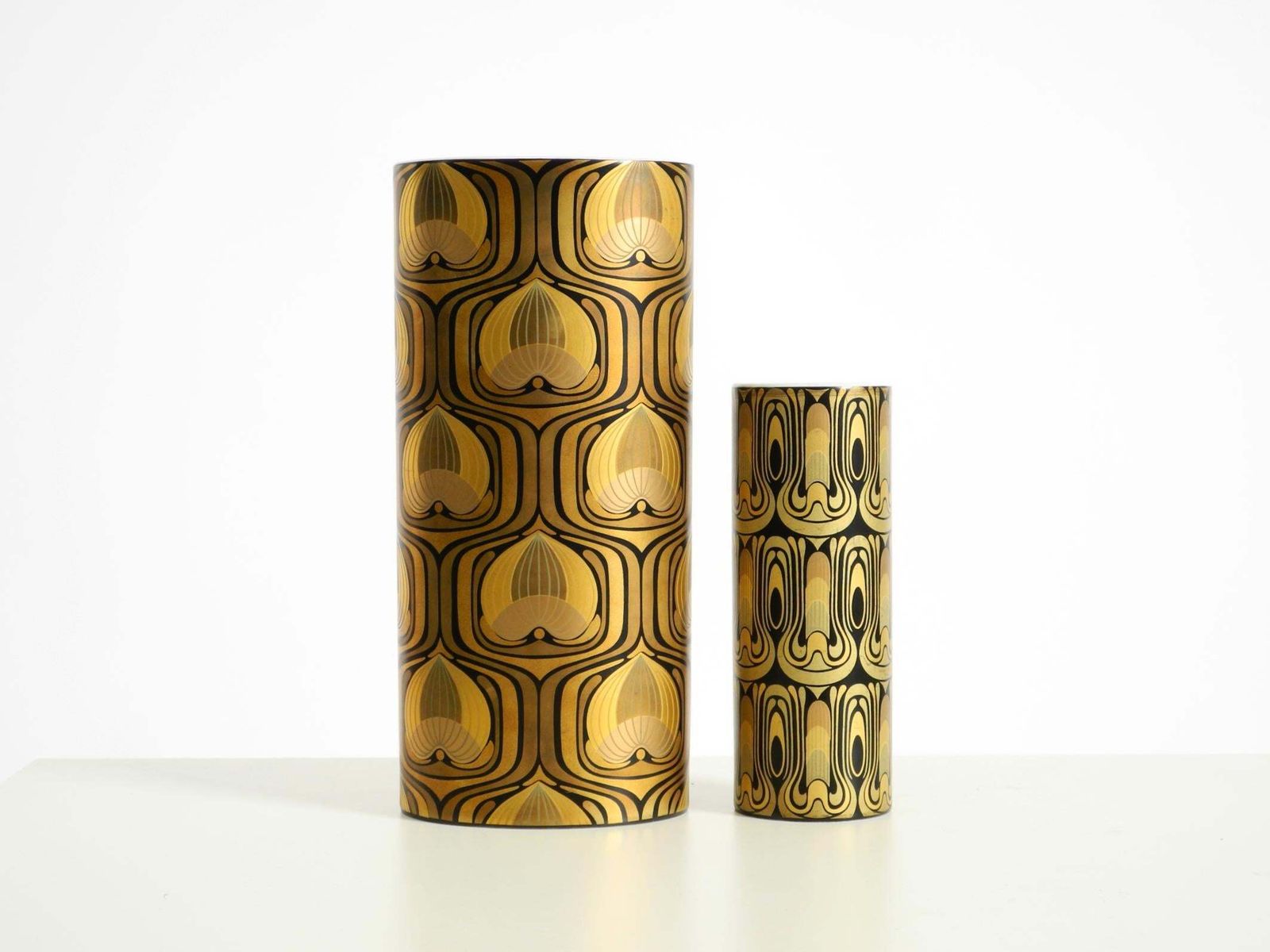Twee porseleinen vazen uit de jaren 1970 van Björn Wiinblad voor Rosenthal Studio Linie photo for sale